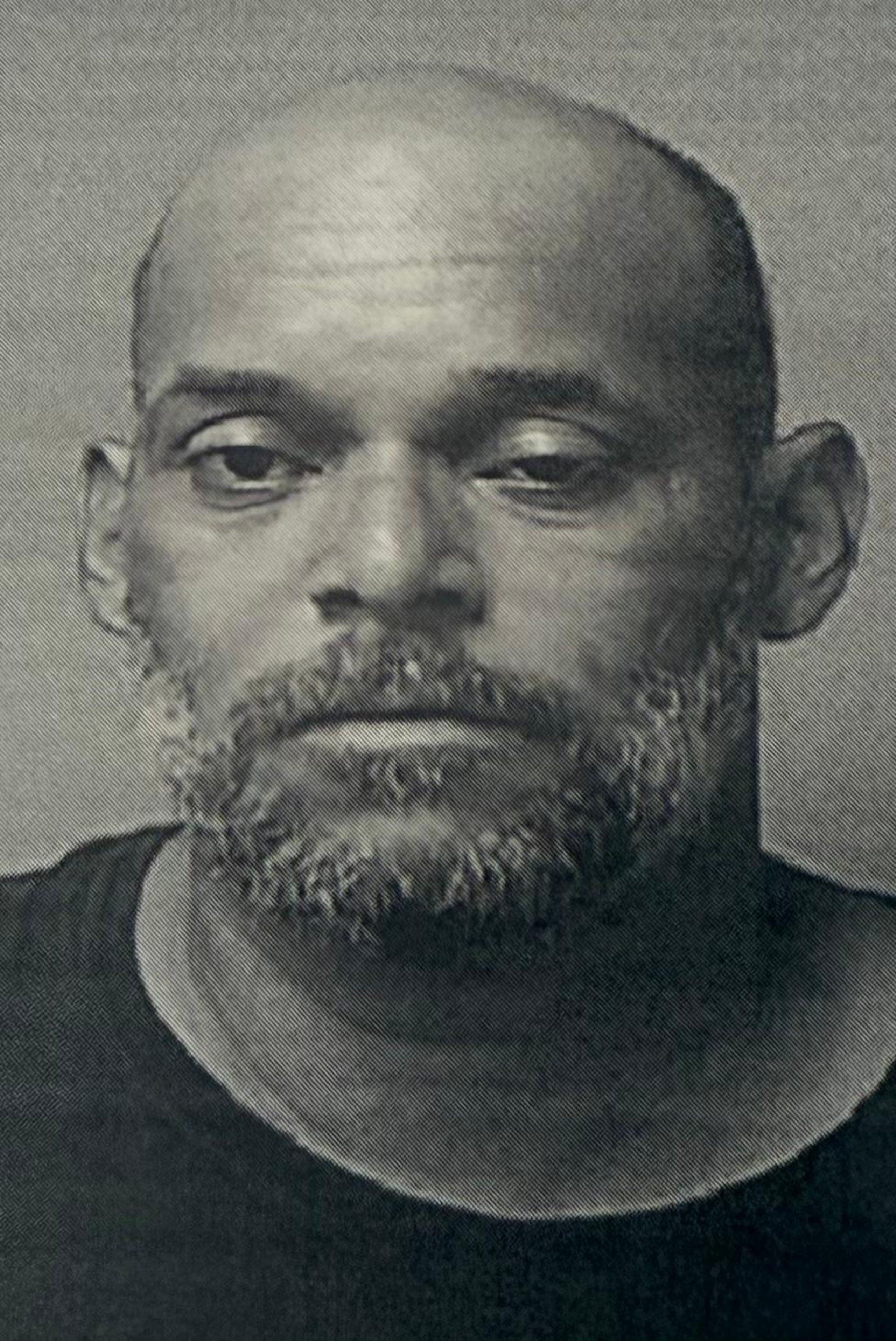 Félix Javier Burgos Burgos, de 43 años, alias El Tuerto y residente en Maunabo, fue acusado en ausencia por el delito de maltrato a un envejeciente.