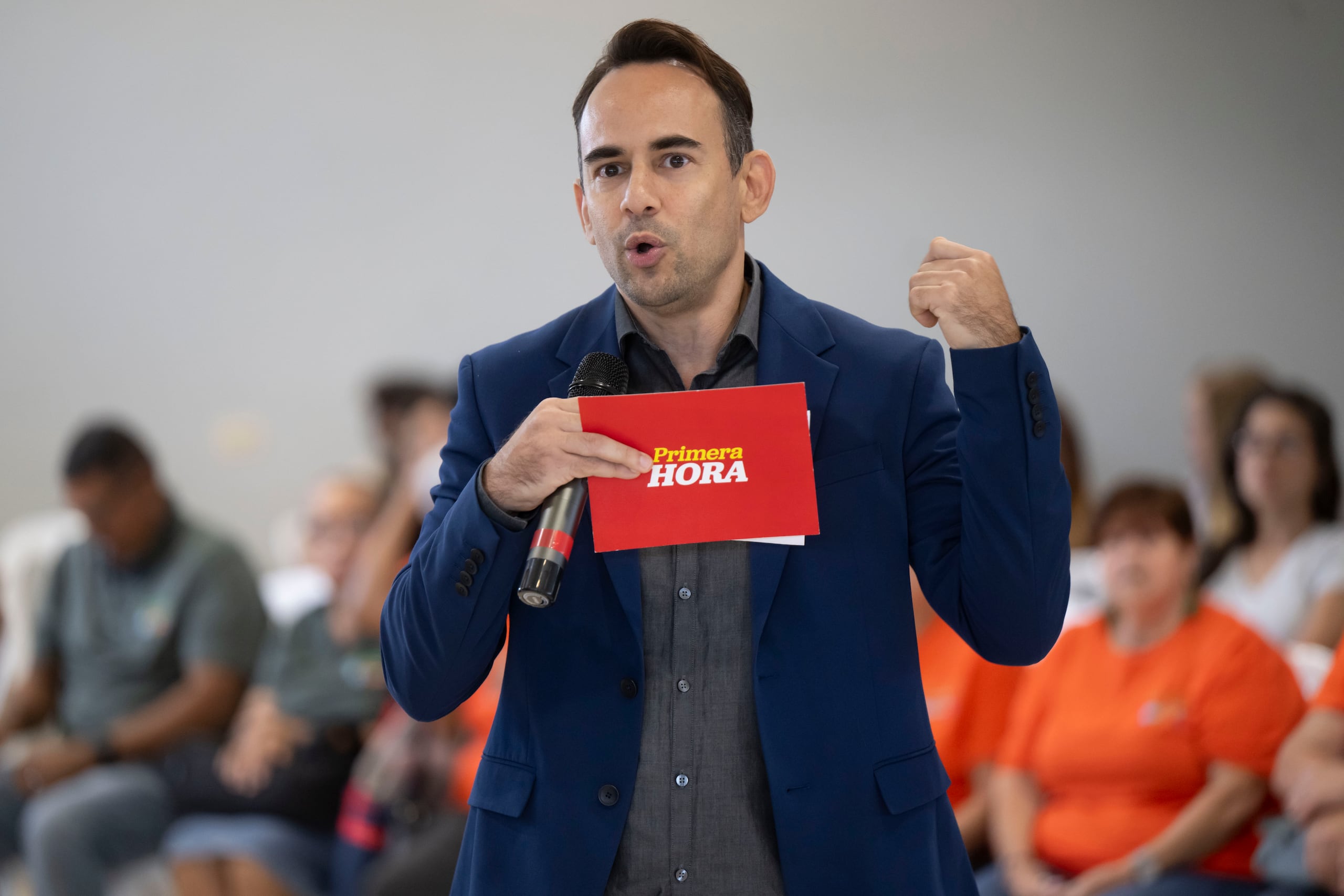 Durante su presentación, Jayson Vázquez resaltó la importancia
de la colaboración entre vecinos para asegurarse que los más necesitados no se queden desprovistos en medio de una emergencia.