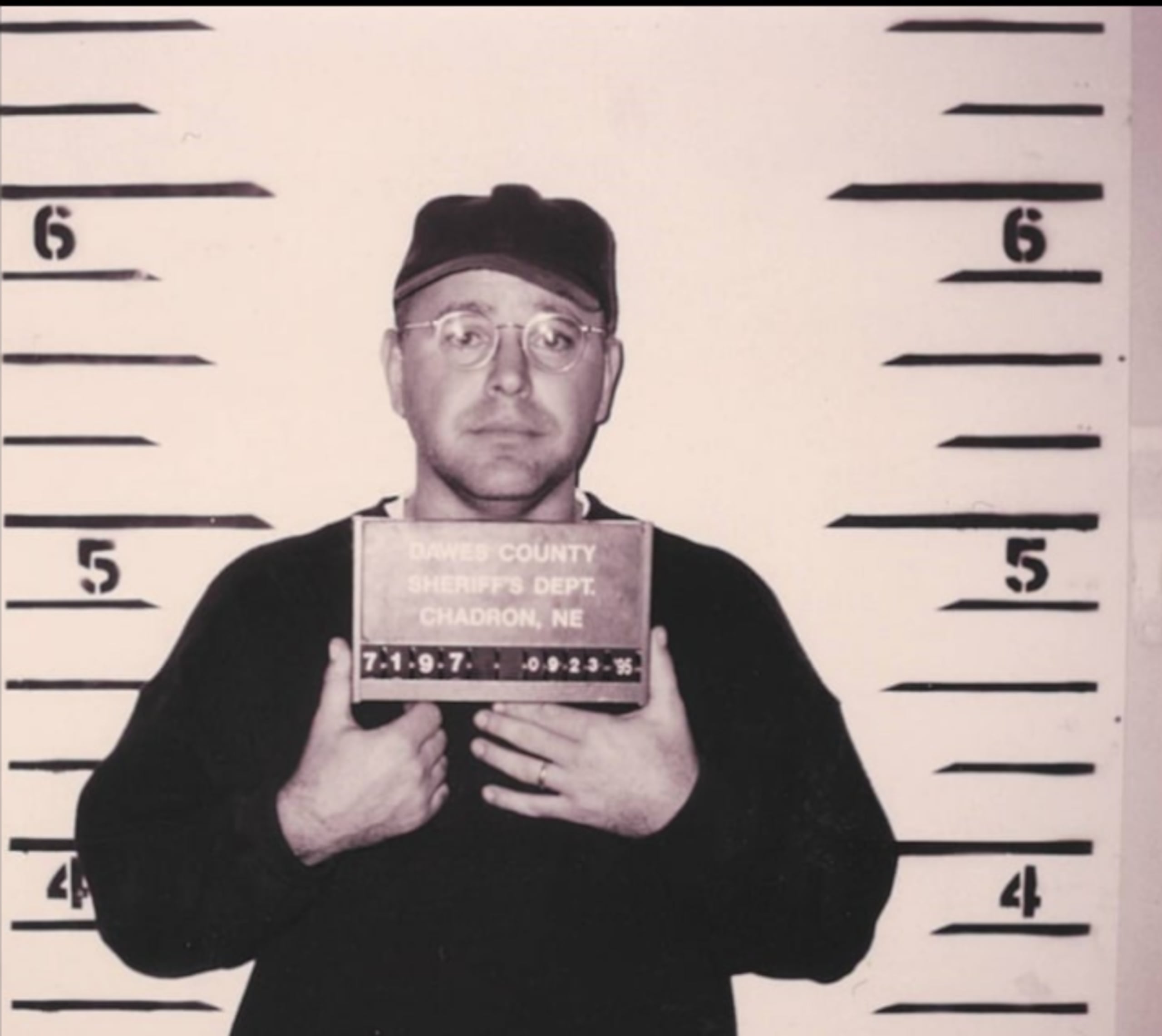 Tim Walz fue arrestado cuando tenía 28 años.