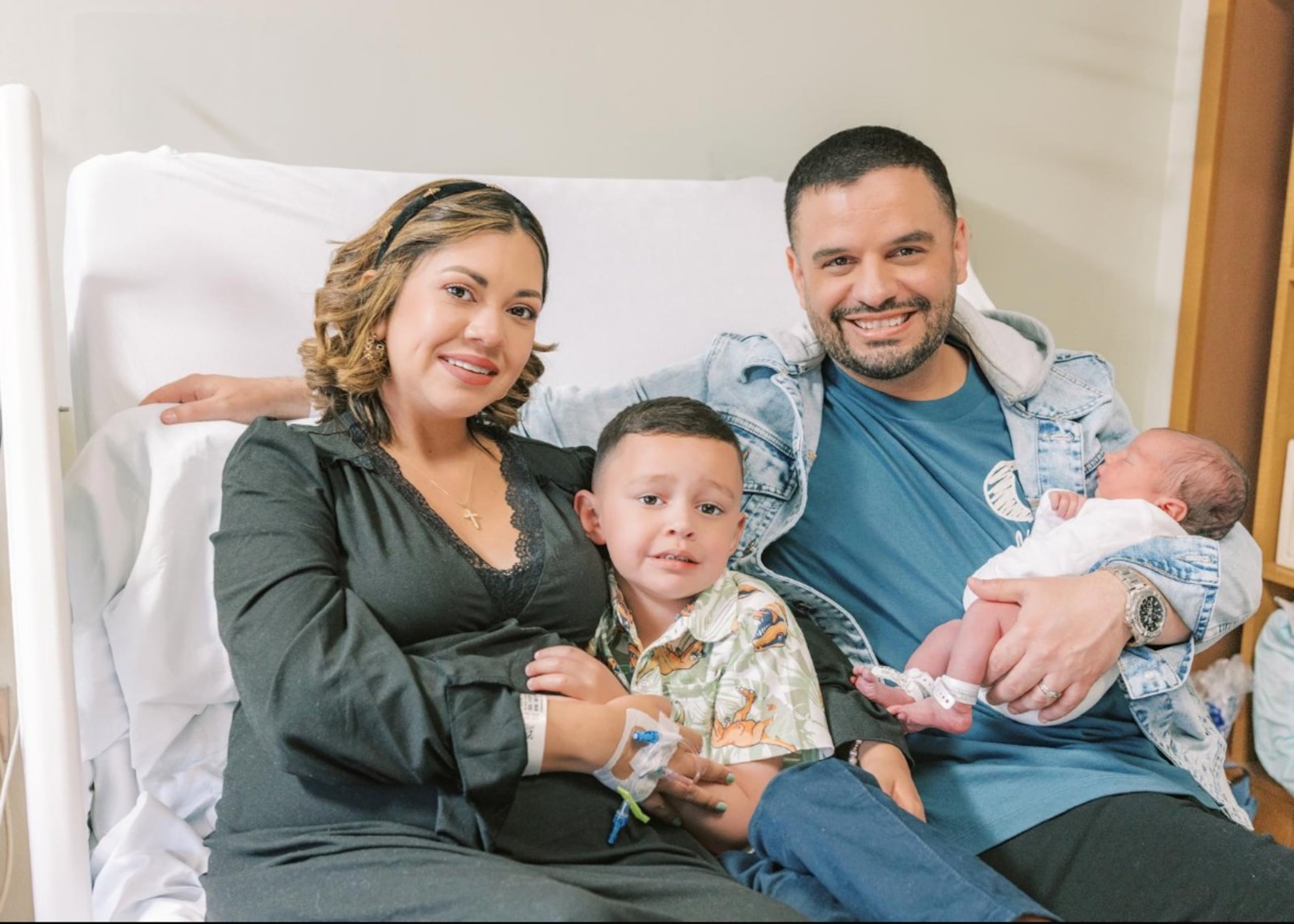 Josué Comedy y su familia