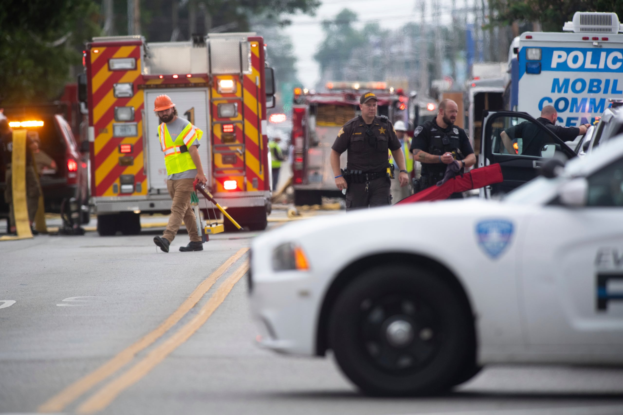 La emergencia provocó el cierre de una de las vías principales y una orden para que los residentes permanecieran en sus residencias, que fue levantada al final de la tarde.