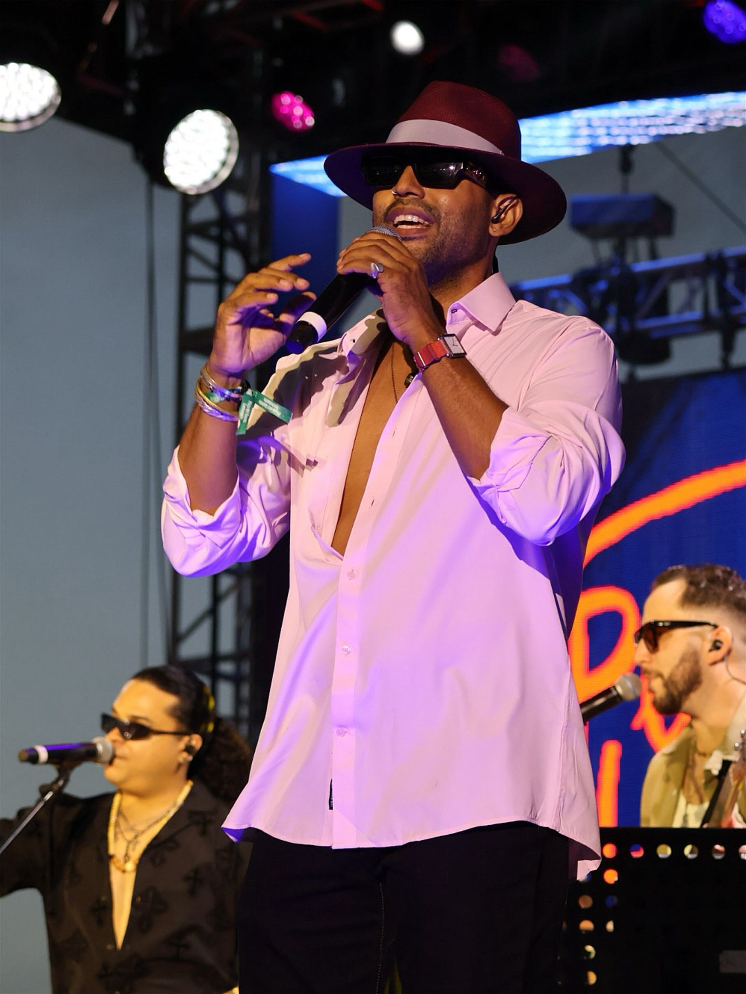 Emanuel Santana le dio voz al tema "Cucú", una de las primeras canciones que grabó Plena Libre.