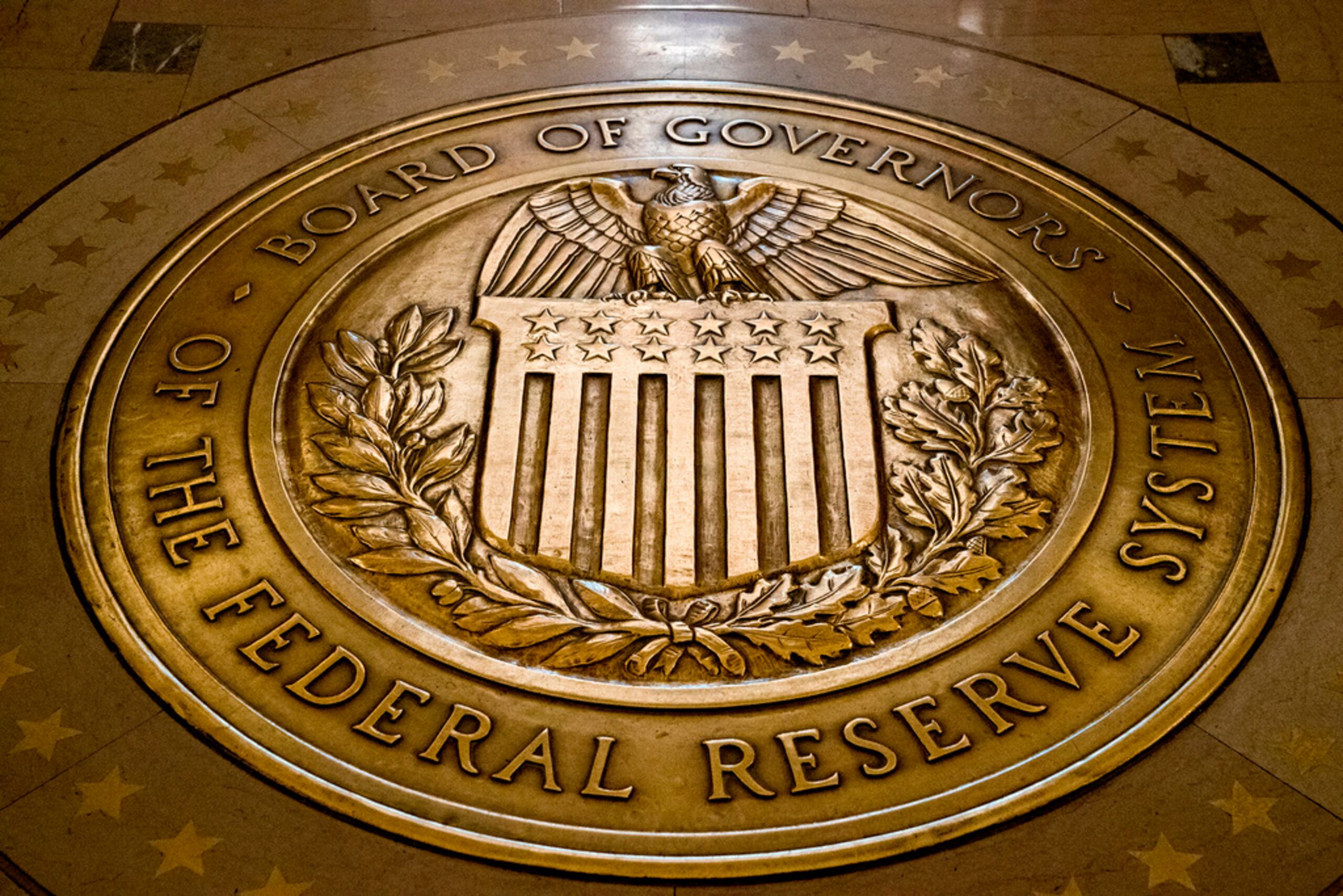 El sello de la Reserva Federal de Estados Unidos en el lobby de la sede de esa institución en Washington el 5 de febrero del 2018.