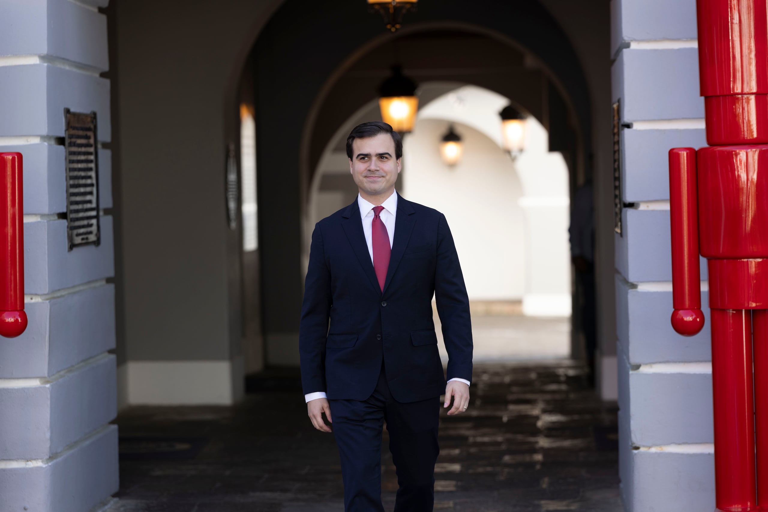 Pablo José Hernández, comisionado residente electo (PPD), se reúne por primera vez con el gobernador Pedro Pierluisi, en La Fortaleza.
Foto por:
Xavier Araújo | GFR Media
xavier.araujo@gfrmedia.com
Araujo