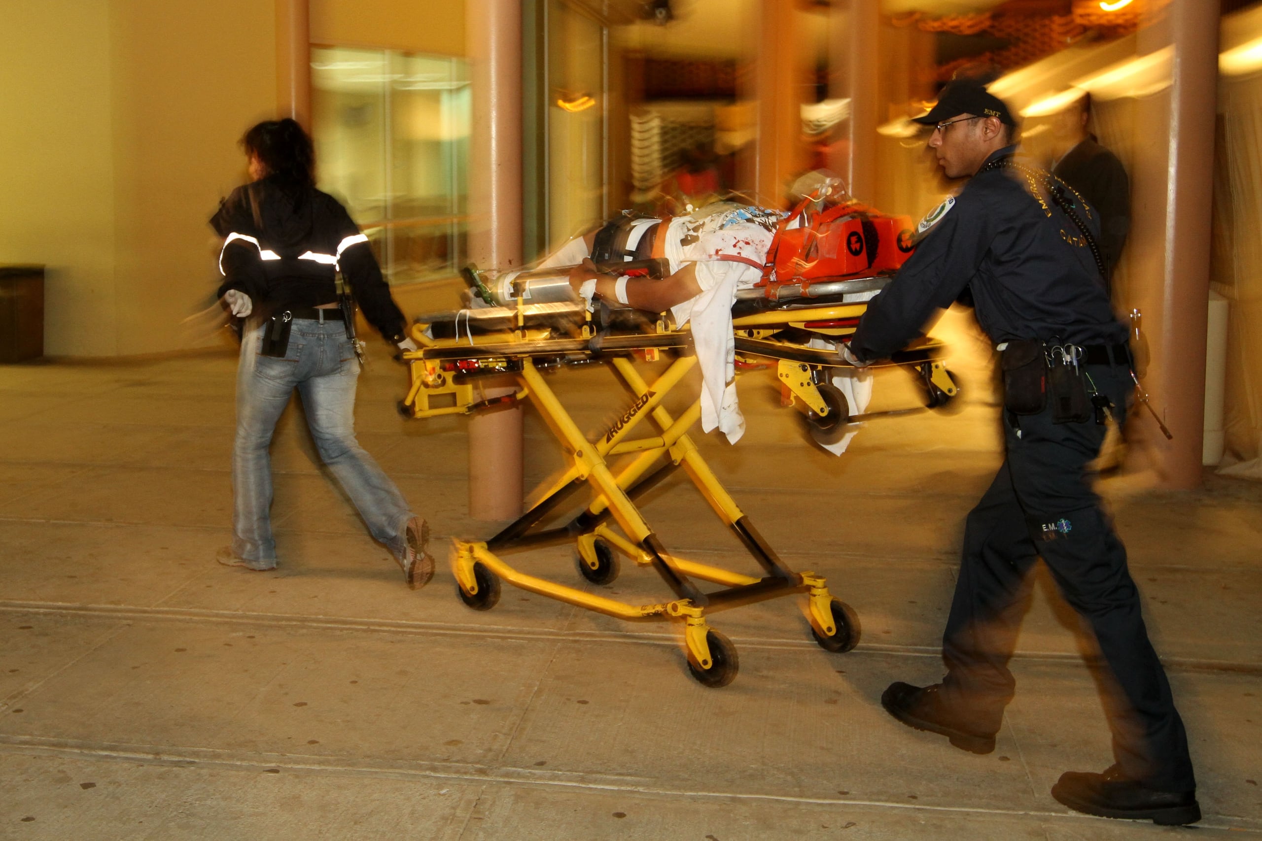El herido fue transportado al Centro Médico de Puerto Rico, en Río Piedras.