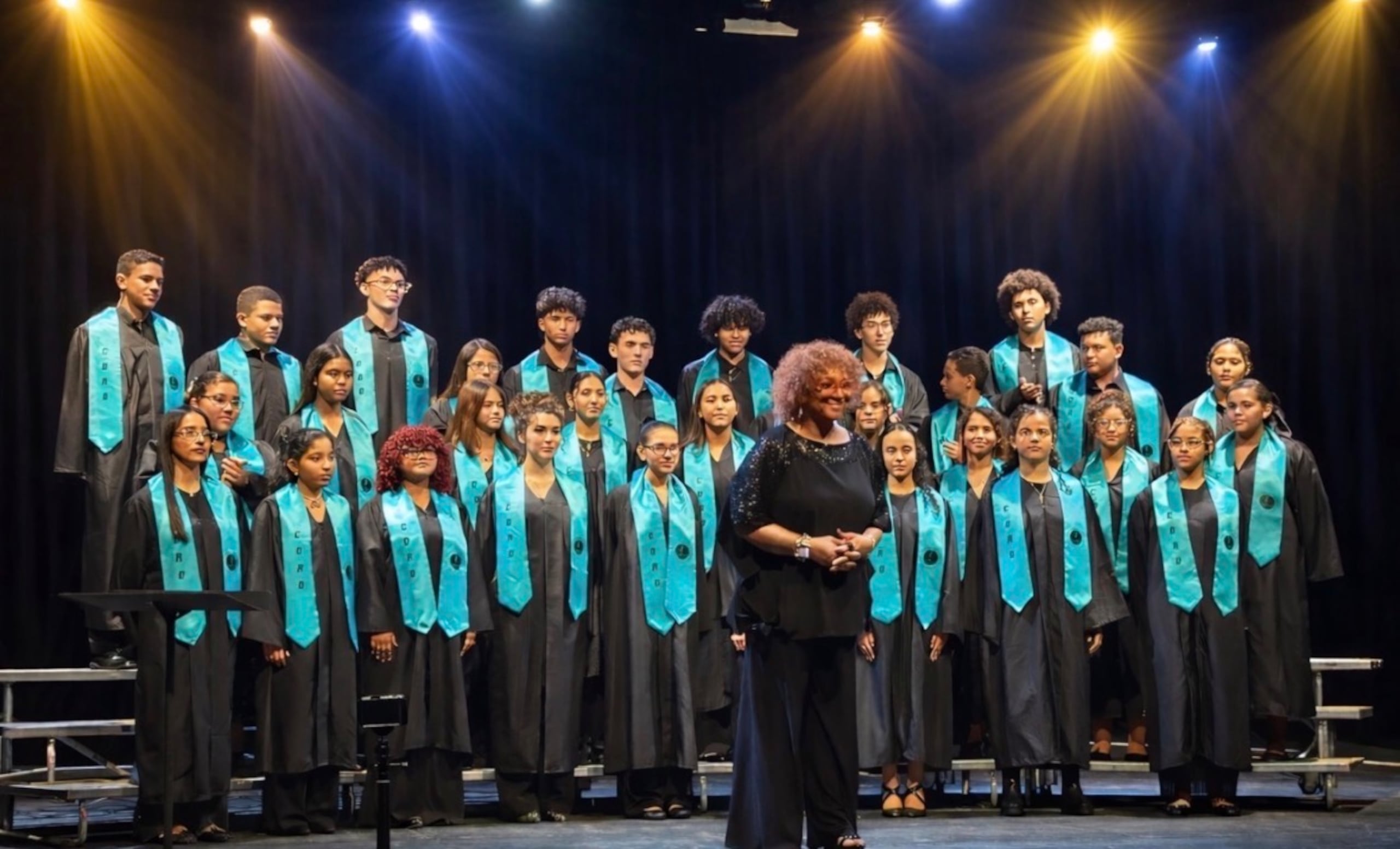 Coro de la Escuela Especializada Libre de Música de Humacao Juan Peña Reyes