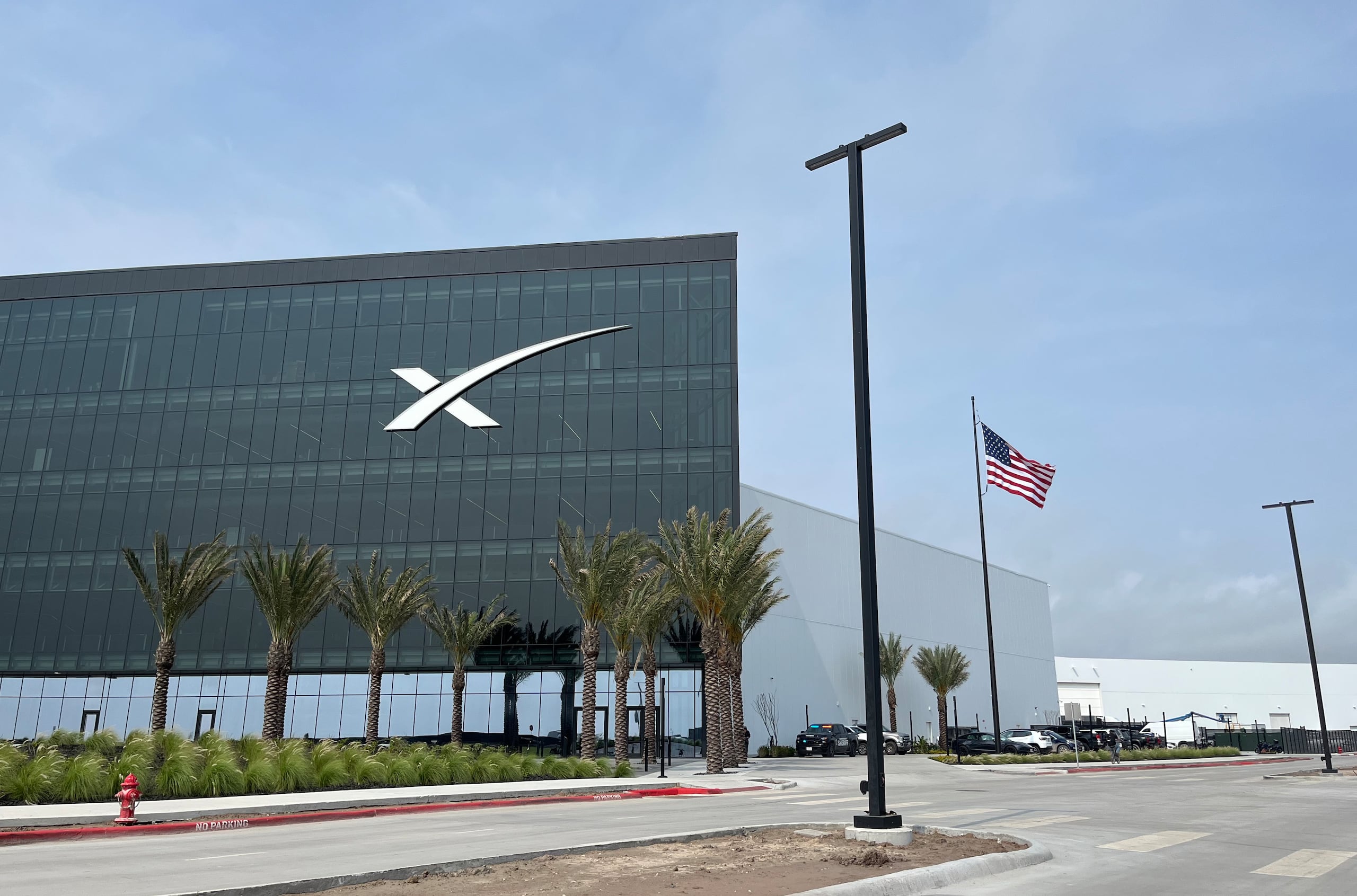 Fotografía de archivo del edificio de la empresa aeroespecial SpaceX en la ciudad de Starbase a las afueras de Brownsville, en el sur de Texas (EE.UU.). EFE/Alejandra Arredondo