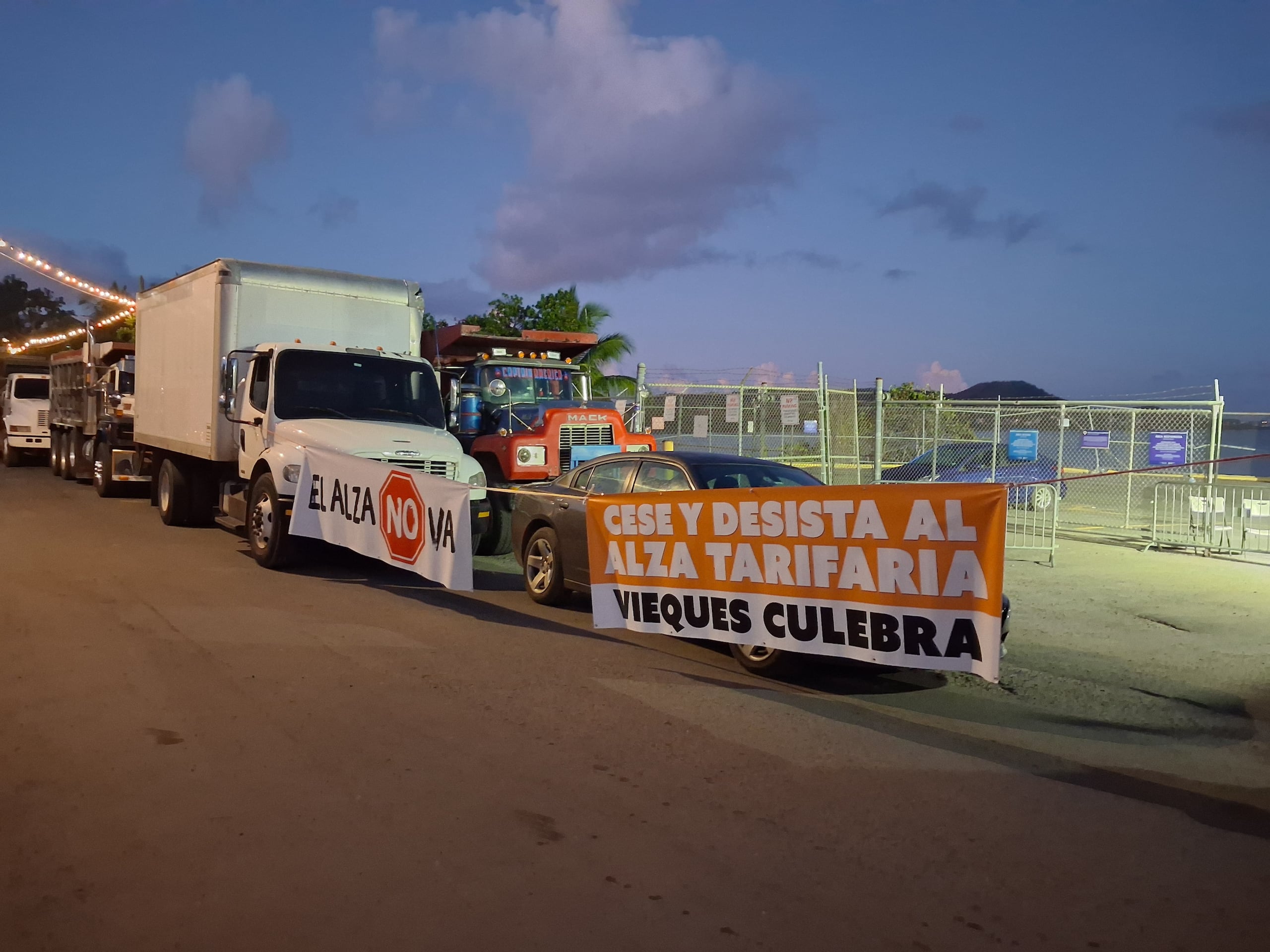Protesta en el terminal de lanchas en Vieques ante aumento en las tarifas del servicio, el miércoles 1 de abril de 2026.