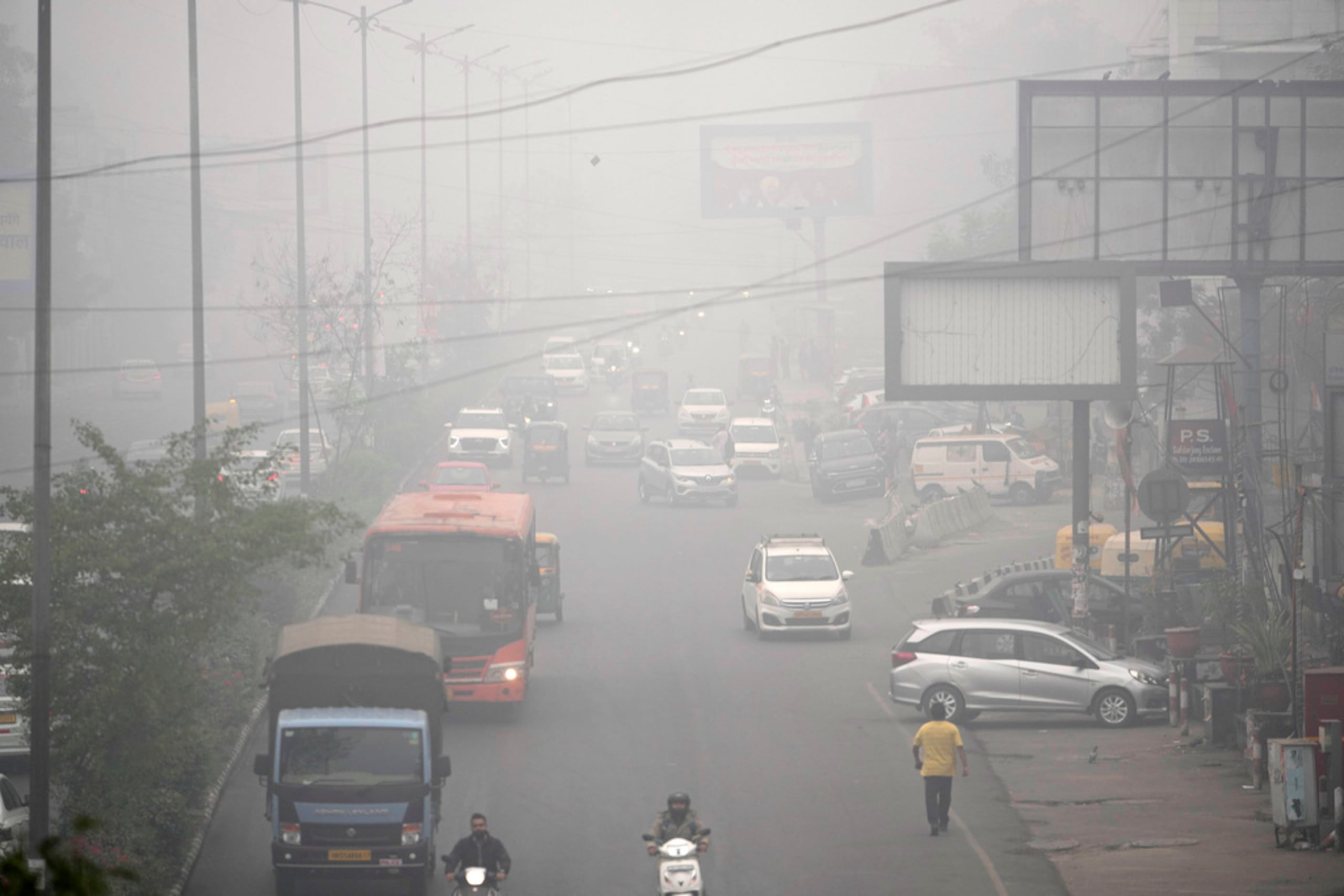 Buena parte de los contaminantes del aire provienen de la quema de combustibles como el carbón, el gas natural, el diésel y la gasolina para generar electricidad y para el transporte.