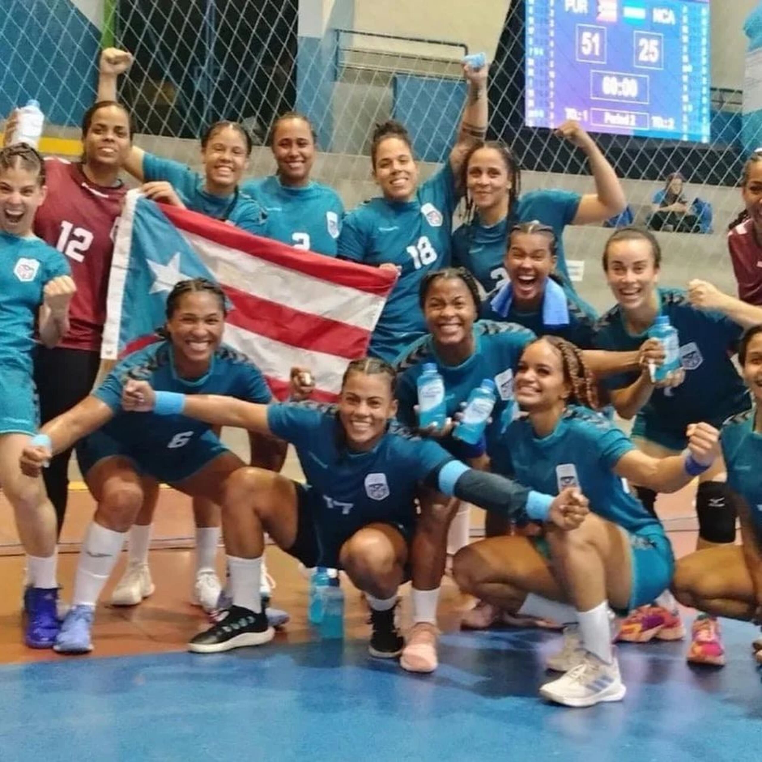 El evento se juega en el Multigimnasio Don Bosco, que está localizado a una hora de distancia por tierra desde la capital, San Salvador.