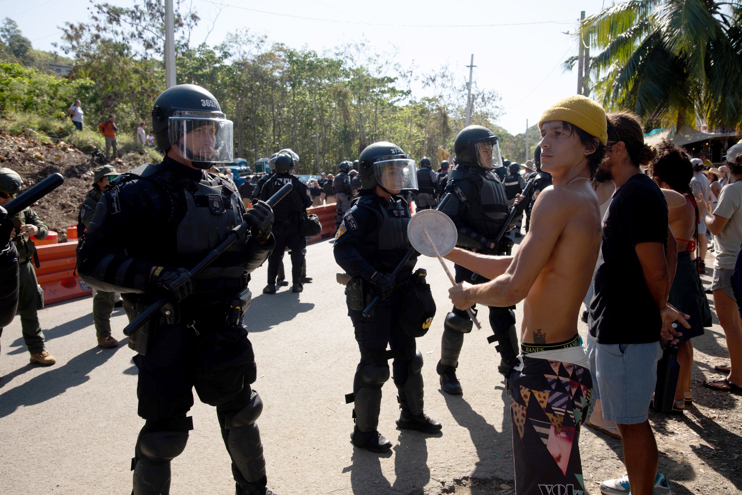Las manifestaciones en Rincón subieron de tono el miércoles.