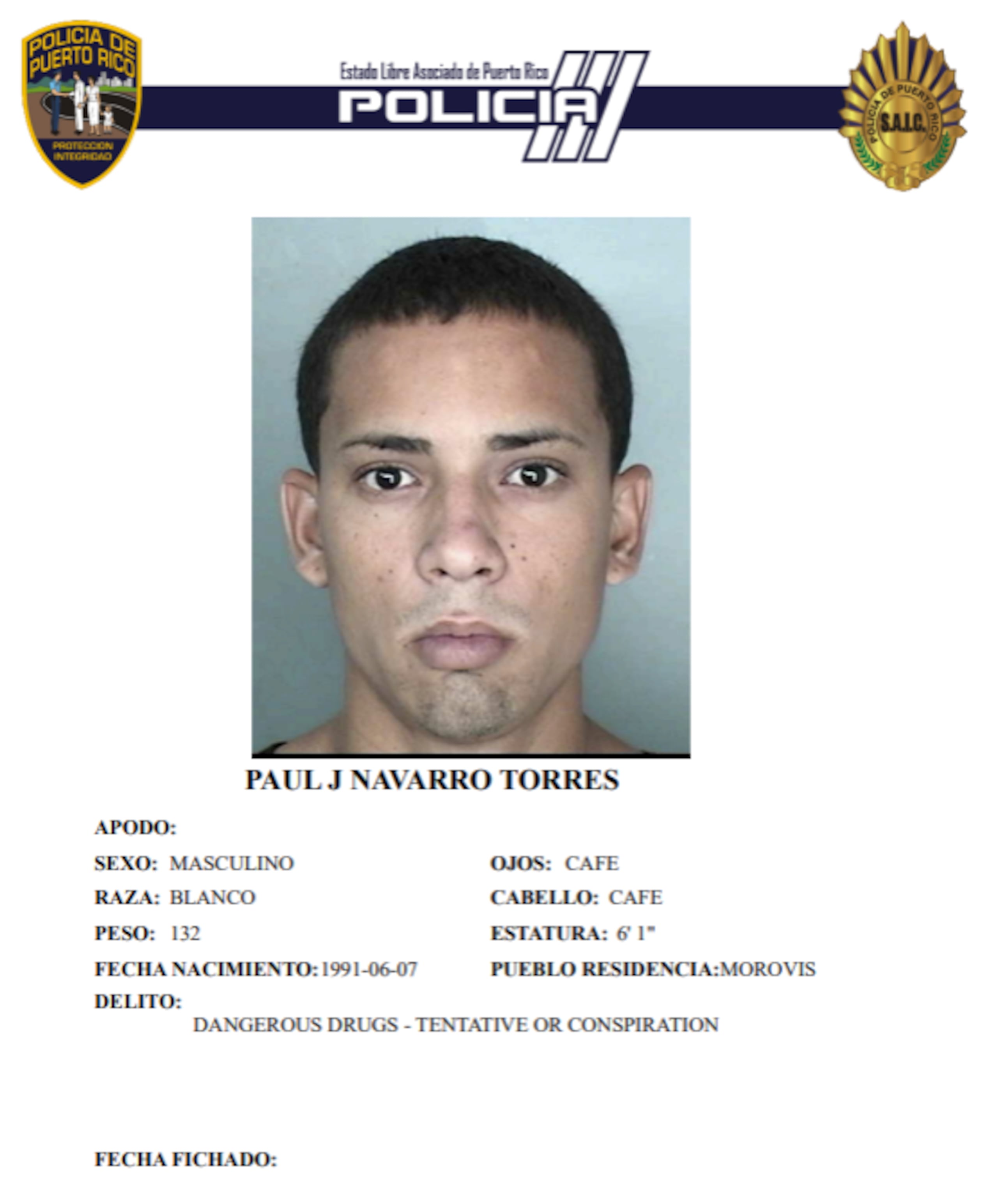 La Policía indicó además que Paul J. Navarro Torres tenía expediente criminal previo desde 2013 por violaciones a la Ley de Armas, entre otros casos.