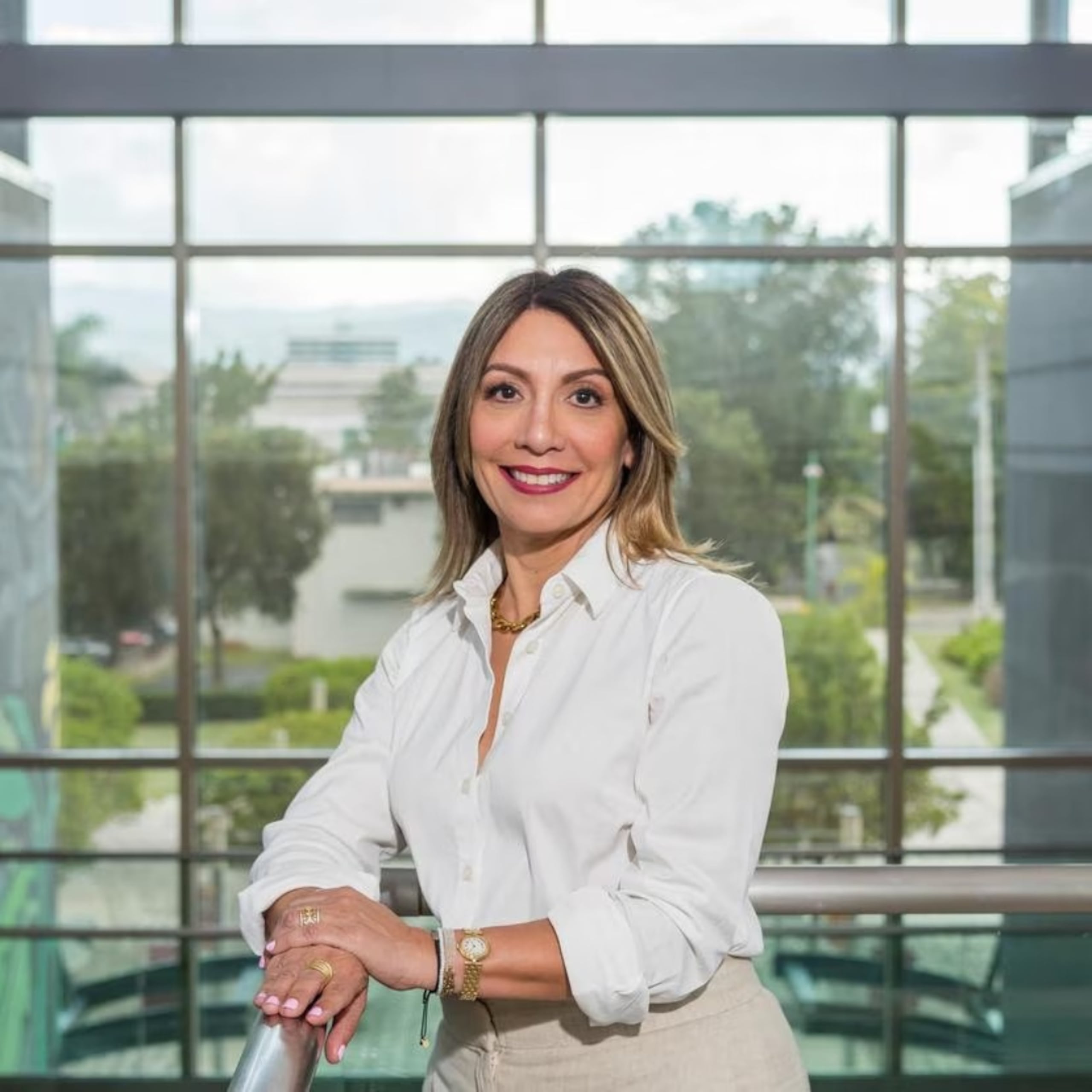 Tasha Endara, directora del C3TEC, se mantiene firme en su compromiso para facilitar el acceso a la ciencia a la comunidad.