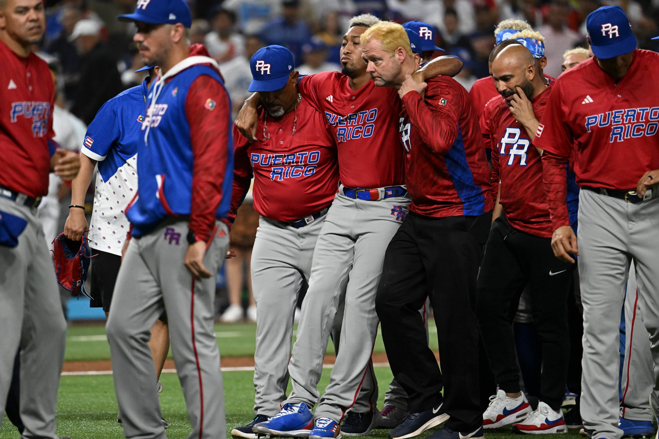 ¡Arriba Puerto Rico! El “Team Rubio” elimina a República Dominicana y avanza a los cuartos de final del Clásico Mundial de Béisbol
Los boricuas controlaron la potente ofensiva de sus vecinos caribeños y jugarán el sábado ante México por el boleto a las semifinales del torneo
