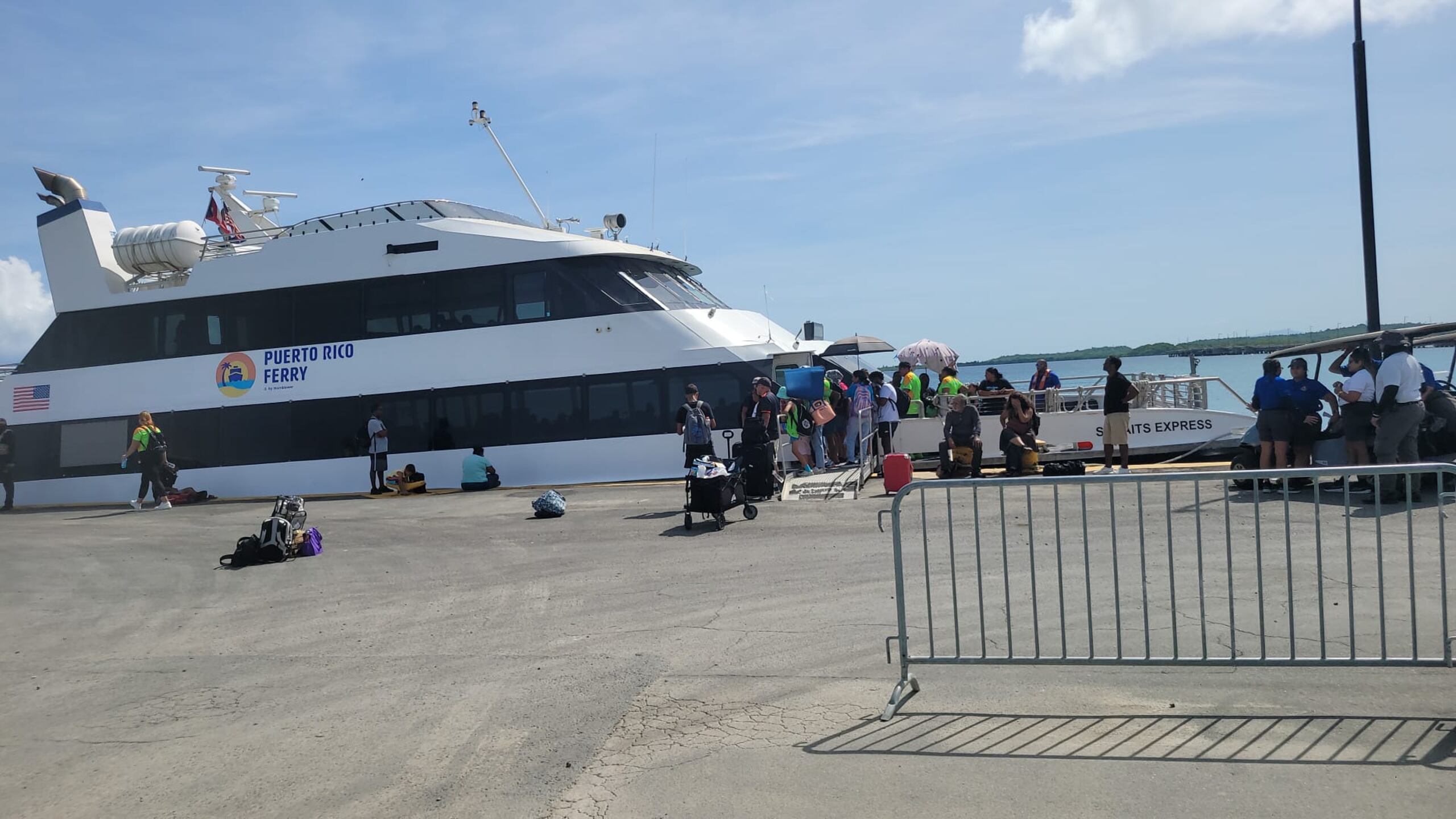 El transporte marítimo se reanudará a la mayor brevedad posible, una vez el Capitán de Puerto indique que las condiciones son seguras.