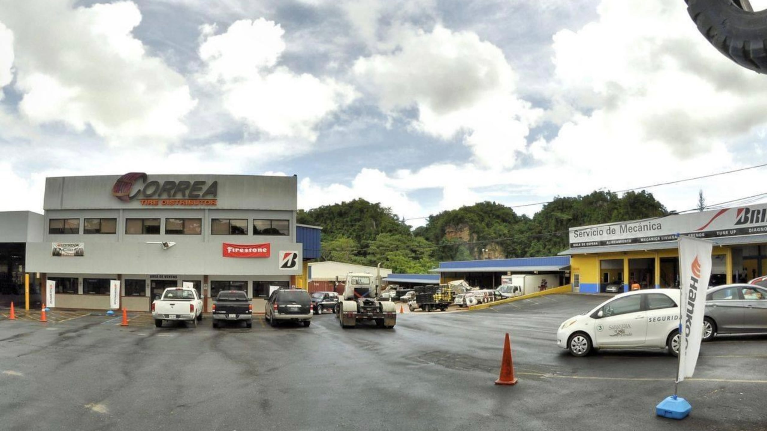 Por más de 40 años, Correa Tire Distributor, Inc. muestra su compromiso y dedicación con os clientes.