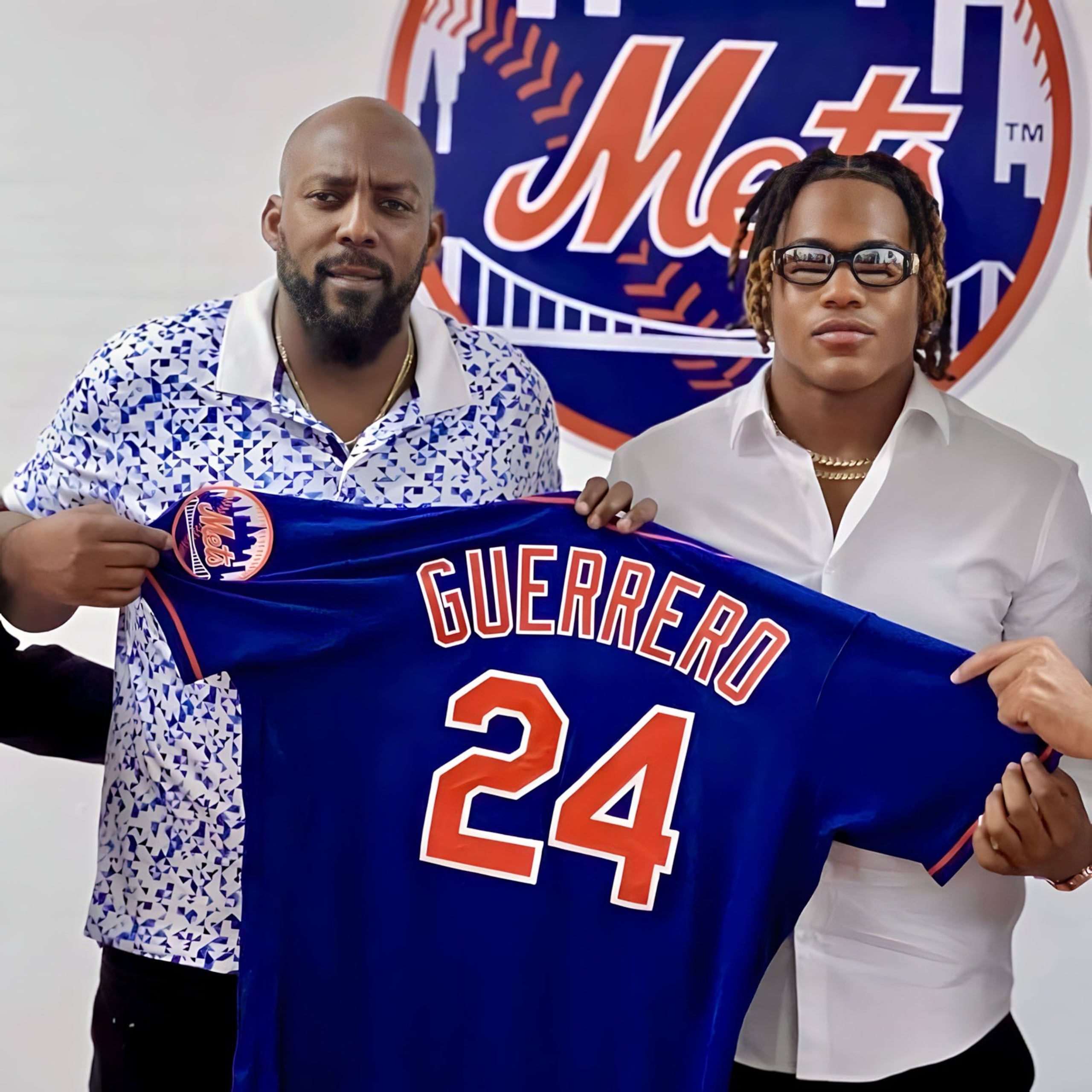 Vladimir Guerrero y Vladi Miguel Gerrero (@vladguerrero27)