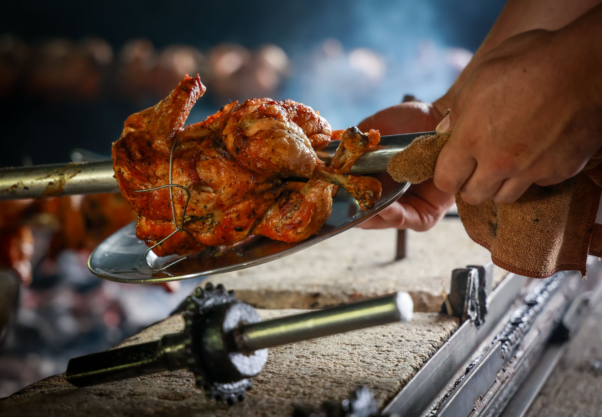Semanalmente, en Maelo Chicken Fever se venden entre 1,100 y 1,150 pollos.