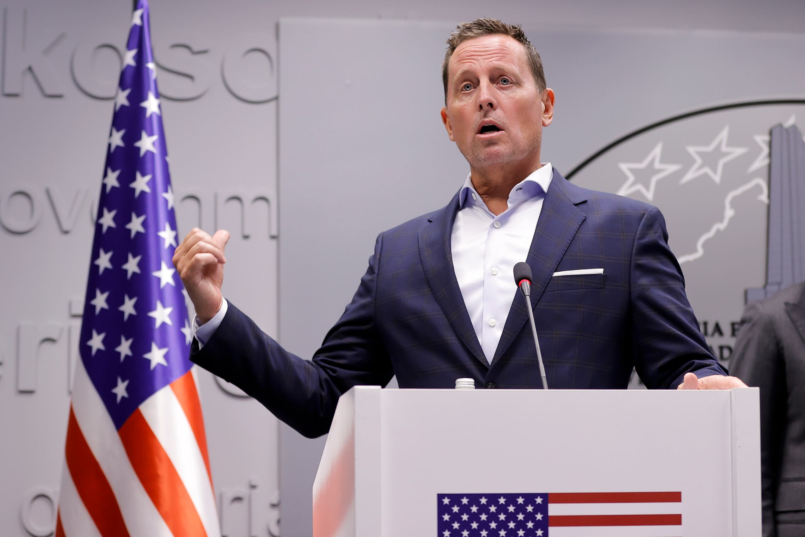 La cadena estatal Venezolana de Televisión transmitió imágenes de Grenell y Maduro conversando en el Palacio de Miraflores en Caracas.