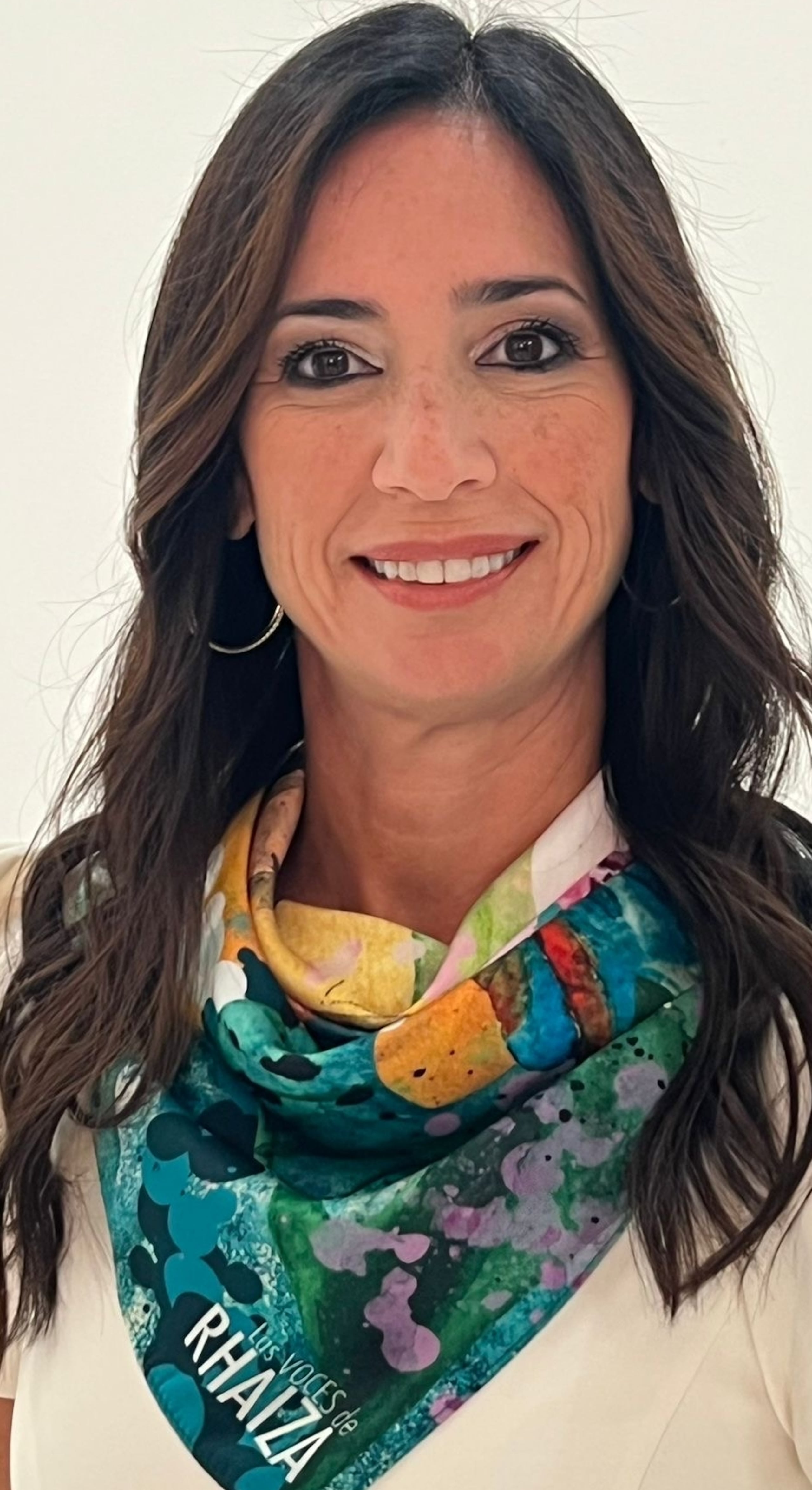 Myra Vélez Plumey, hermana de Rhaiza.