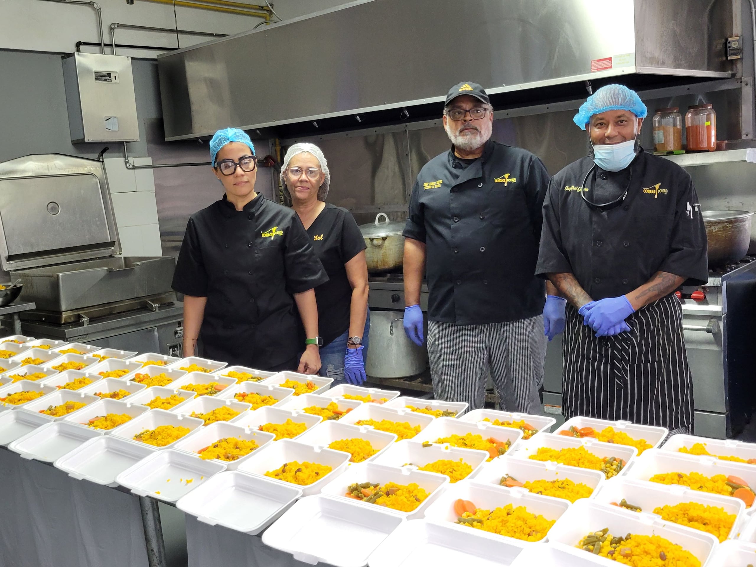 El Comedor Dorado, una organización comunitaria dedicada a brindar alimentos calientes a personas sin hogar, envejecientes, enfermos y personas con necesidad, celebra con orgullo su tercer aniversario de servicio ininterrumpido en el municipio de Fajardo.