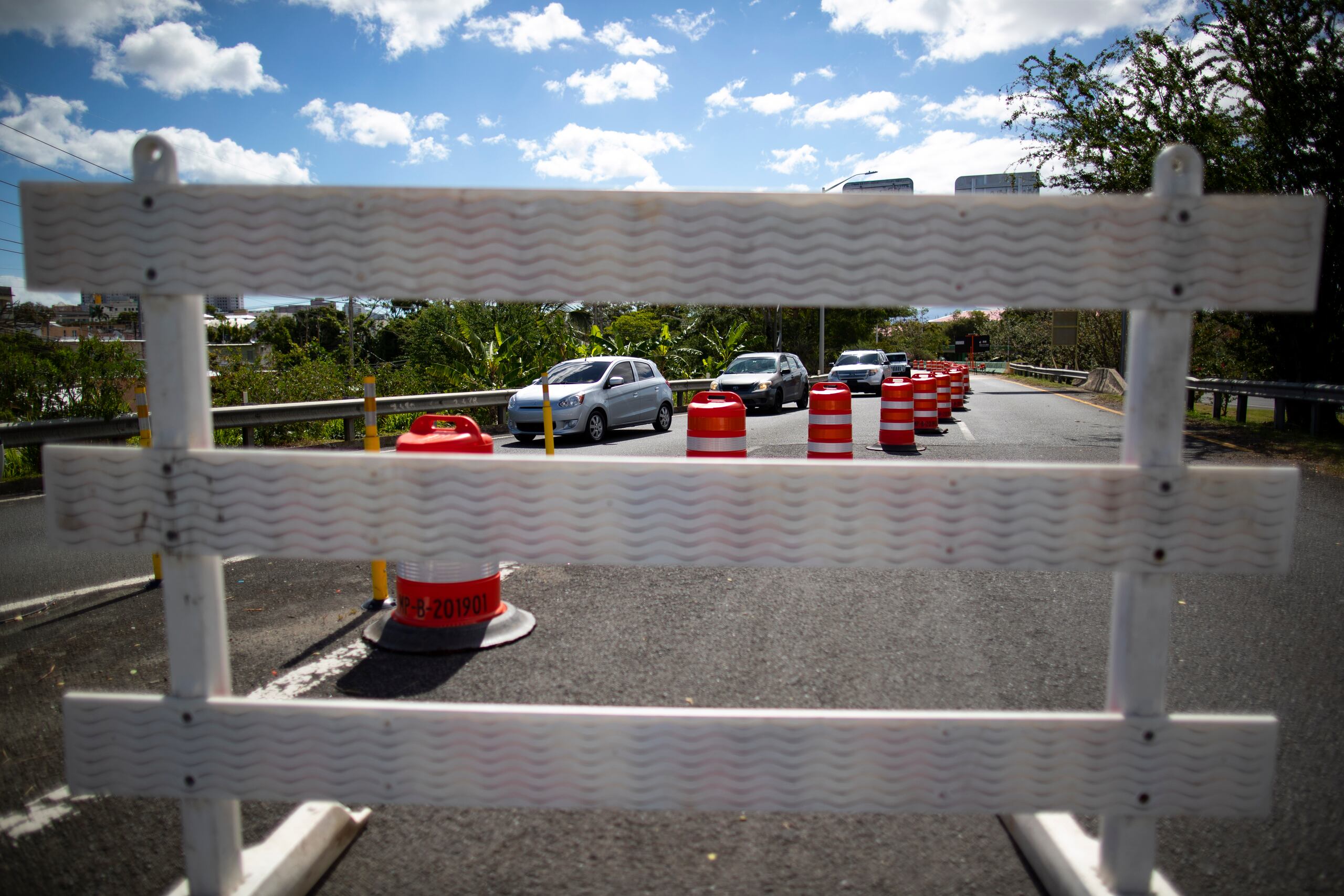 Dos carriles permanecerán cerrados al tránsito mientras se limpia el derrame de combustible. (Archivo/ Foto: Ramon " Tonito " Zayas / GFR Media)