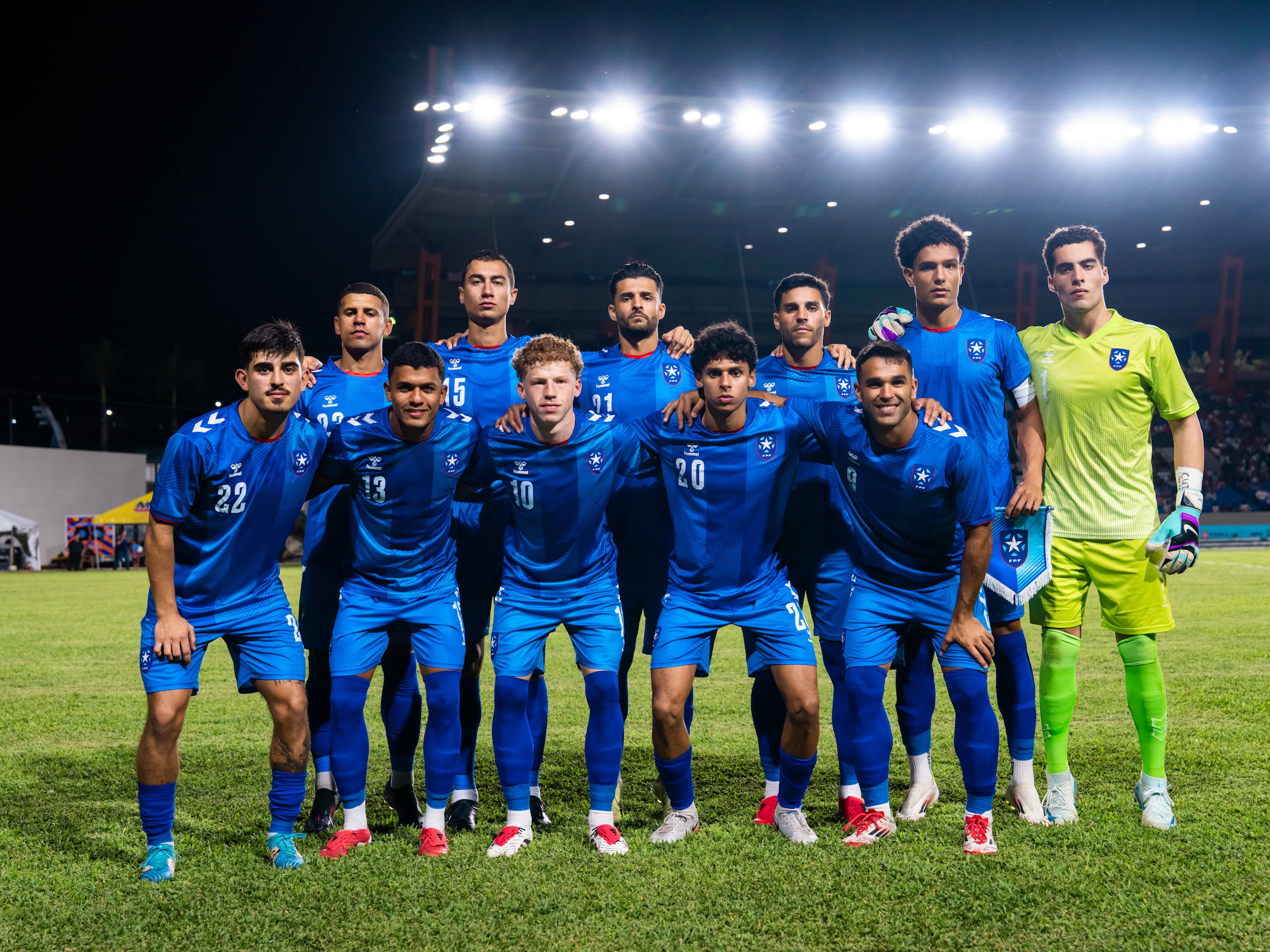 La Selección Nacional de fútbol masculino previo al amistoso contra República Dominicana en el Estadio Juan Ramón Loubriel, el pasado viernes, 21 de marzo.