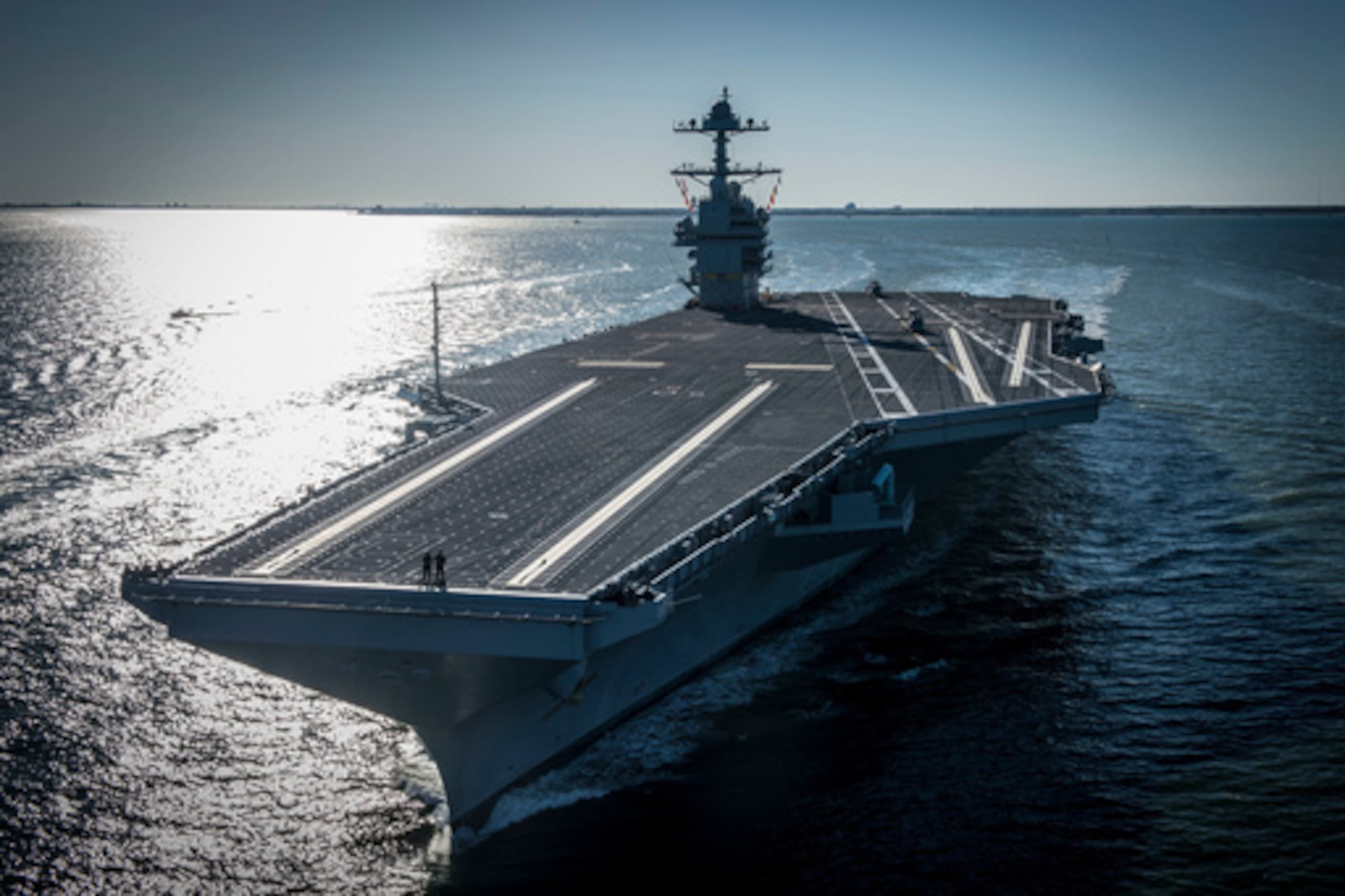 Este mismo jueves, el portaaviones USS Gerald Ford, el más grande de la flota estadounidense y que ofrece apoyo a la guerra de Irán desde el mar Rojo, sufrió un incendio que causó heridas a dos tripulantes.
