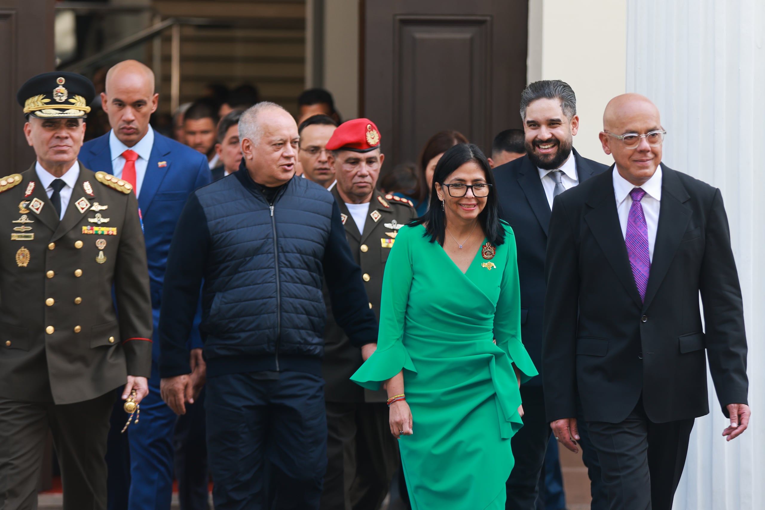 El ministro del Poder Popular para la Defensa de Venezuela, Vladimir Padrino López; el ministro del Interior, Justicia y Paz, Diosdado Cabello; la presidenta interina de Venezuela, Delcy Rodríguez; y el presidente de la Asamblea Nacional, Jorge Rodríguez, en Caracas, Venezuela, el 5 de enero de 2026.