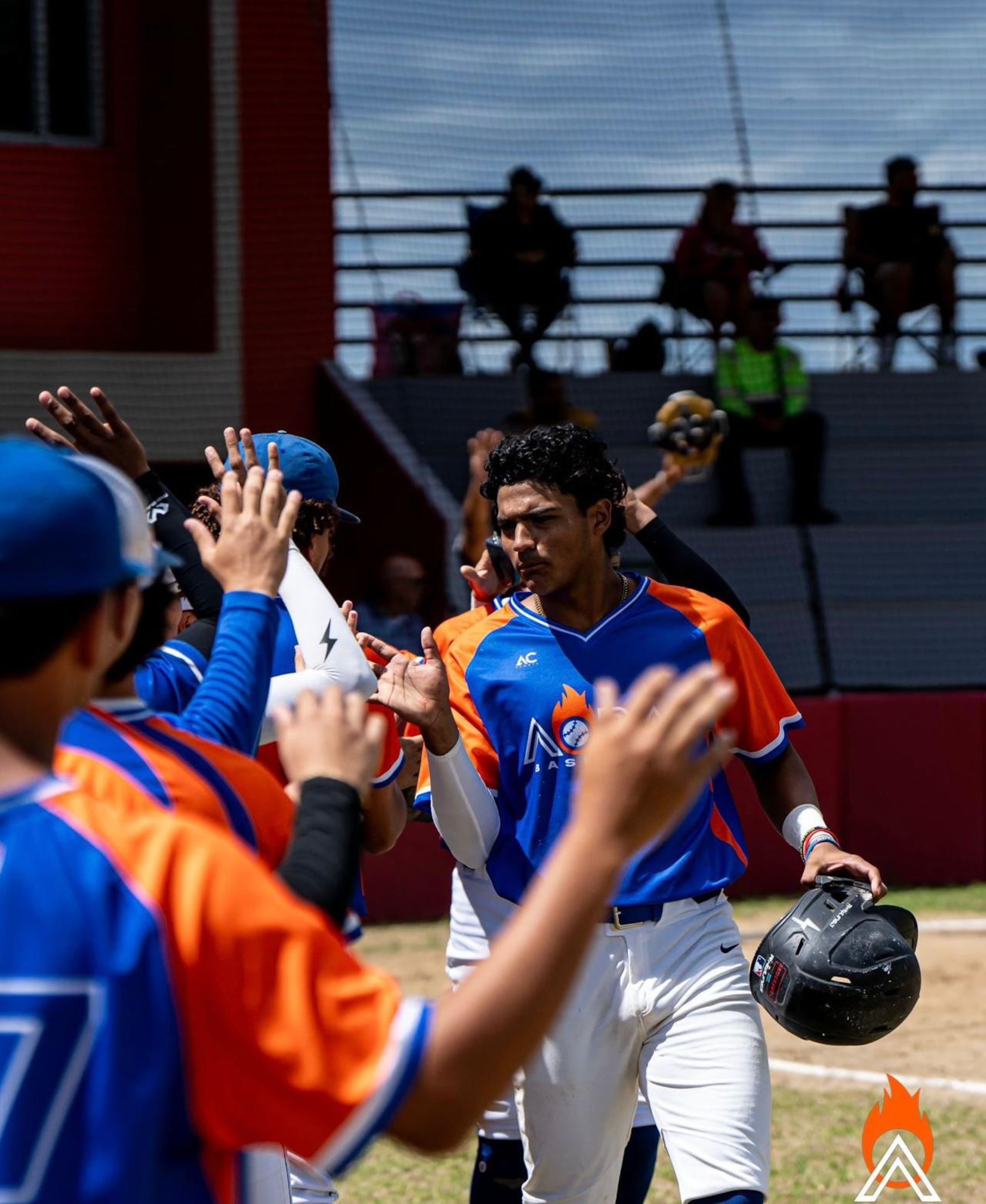 El béisbol en el Albergo Olímpico.