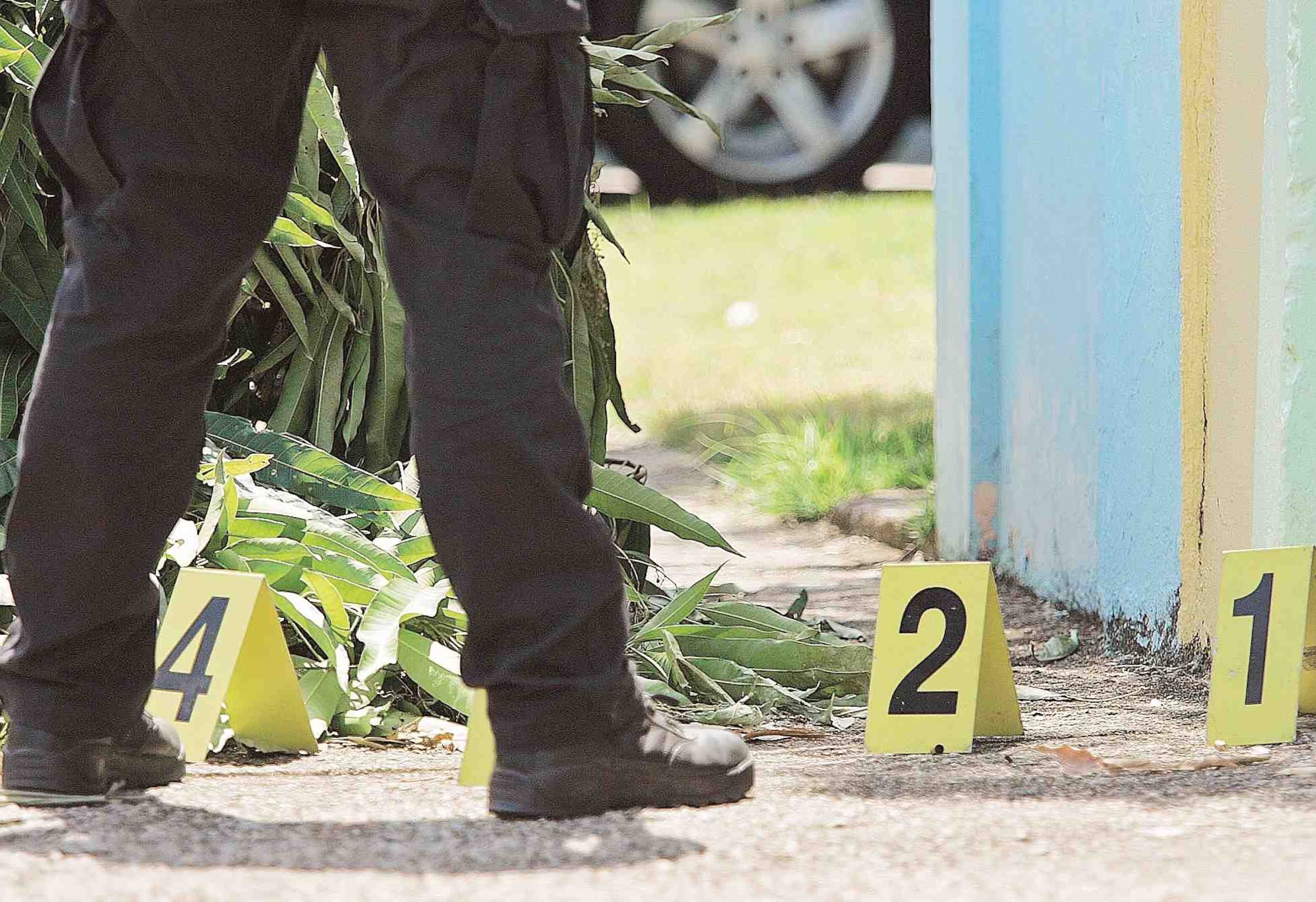 n la escena del crimen de Puerto Nuevo, se ocuparon 80 casquillos de bala calibre .40, 9 milímetros y .223.