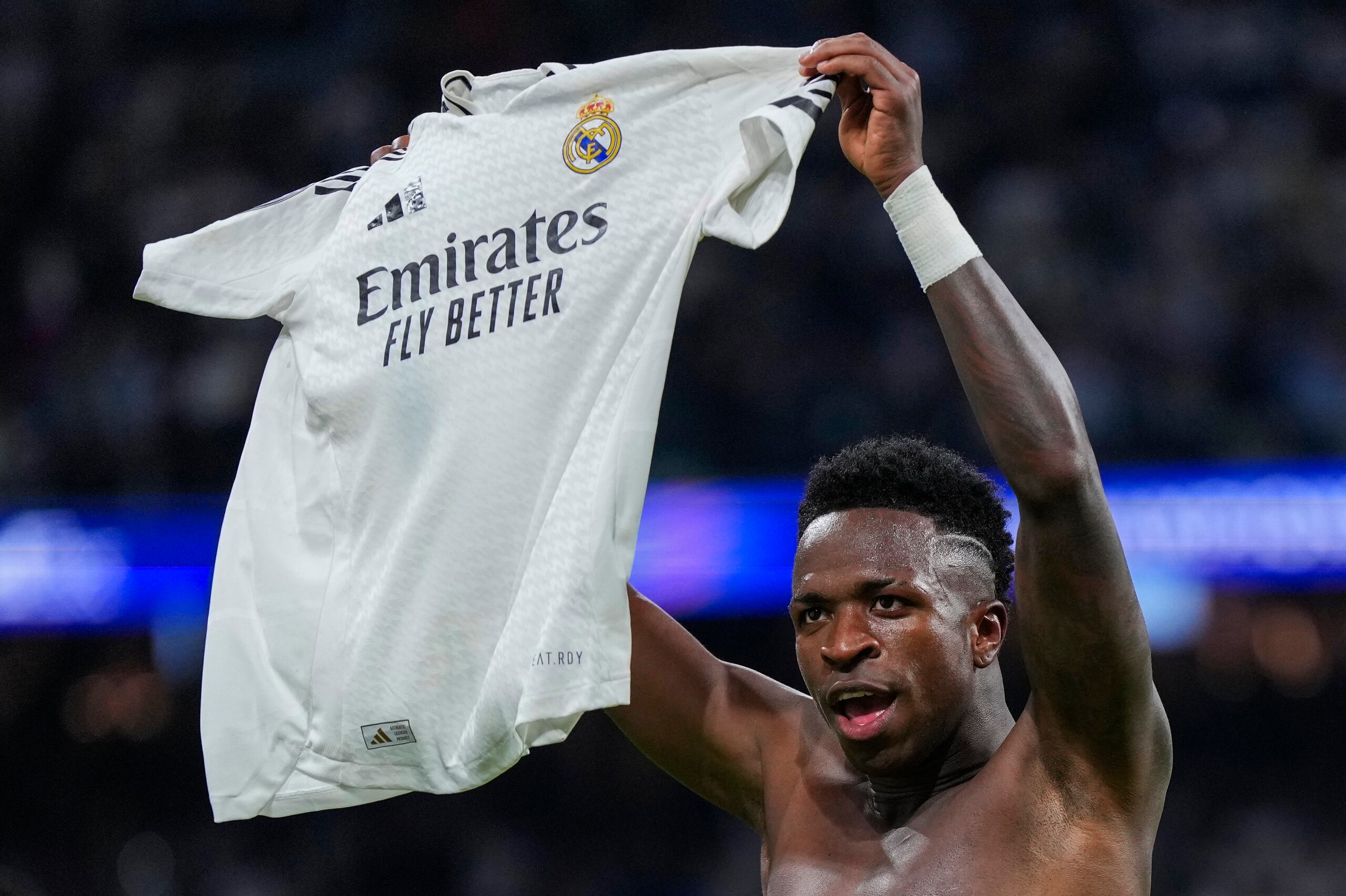 Vinicius Junior tras anotar el cuarto gol del Real Madrid en la victoria 5-2 ante Borussia Dortmund en la Liga de Campeones.