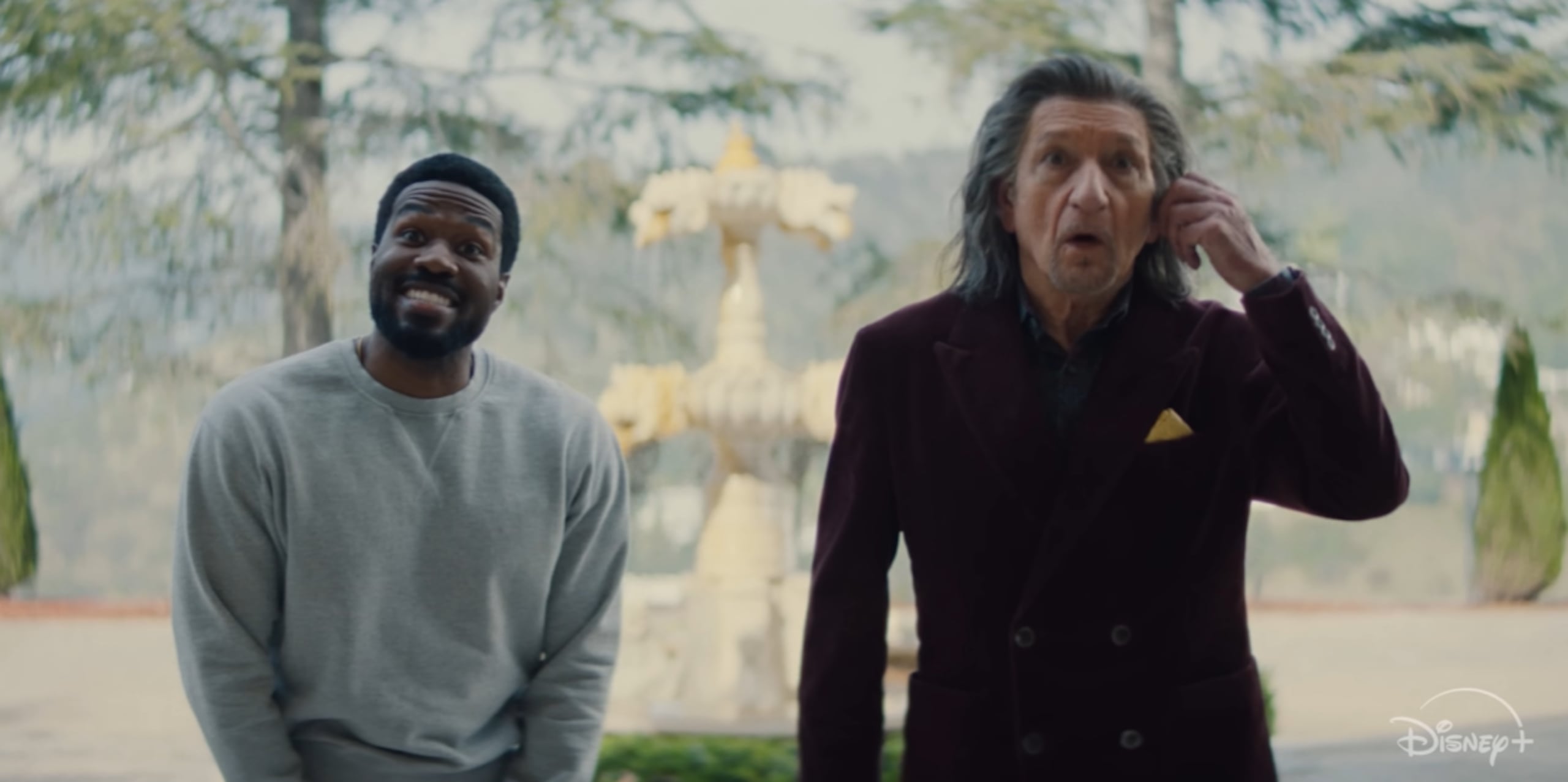 Los actores Yahya Abdul-Mateen II y Ben Kingsley en "Wonder Man".