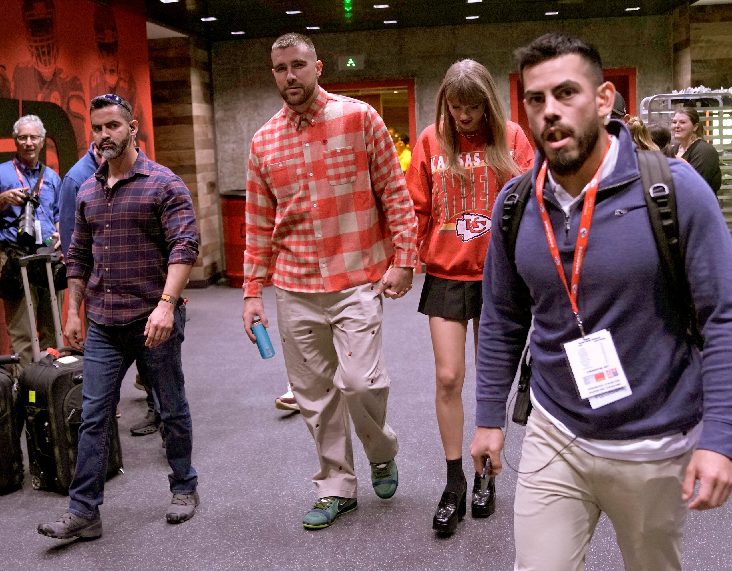 Swift y Kelce se han convertido en una de las parejas de famosos más atractivas del mundo desde que empezaron a salir a principios de temporada.