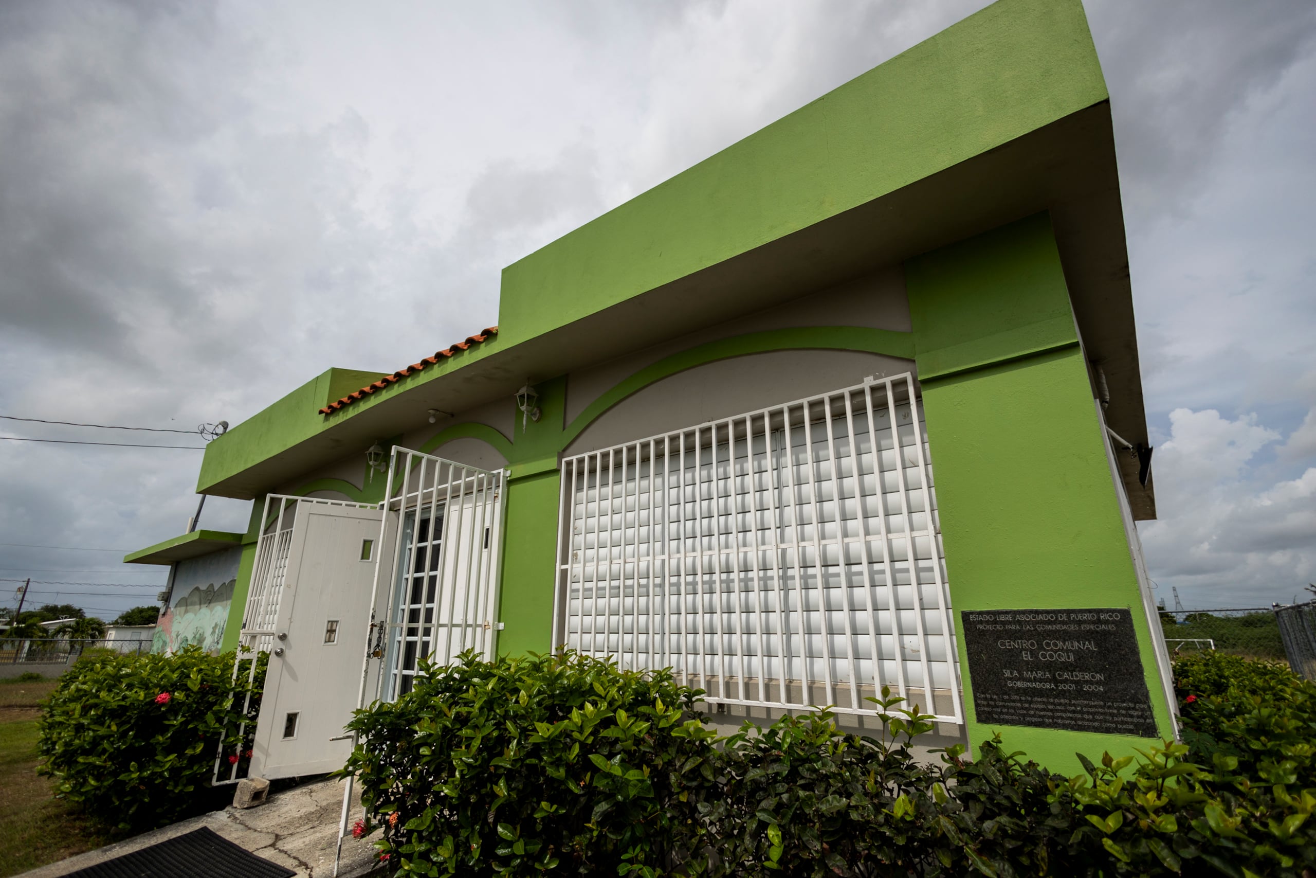 El Centro Comunal Comunidad El Coqui en Salinas, está equipado con placas solares y es la base para las iniciativas impulsadas por los lideres de la comunidad. 
Xavier Garcia / Fotoperiodista