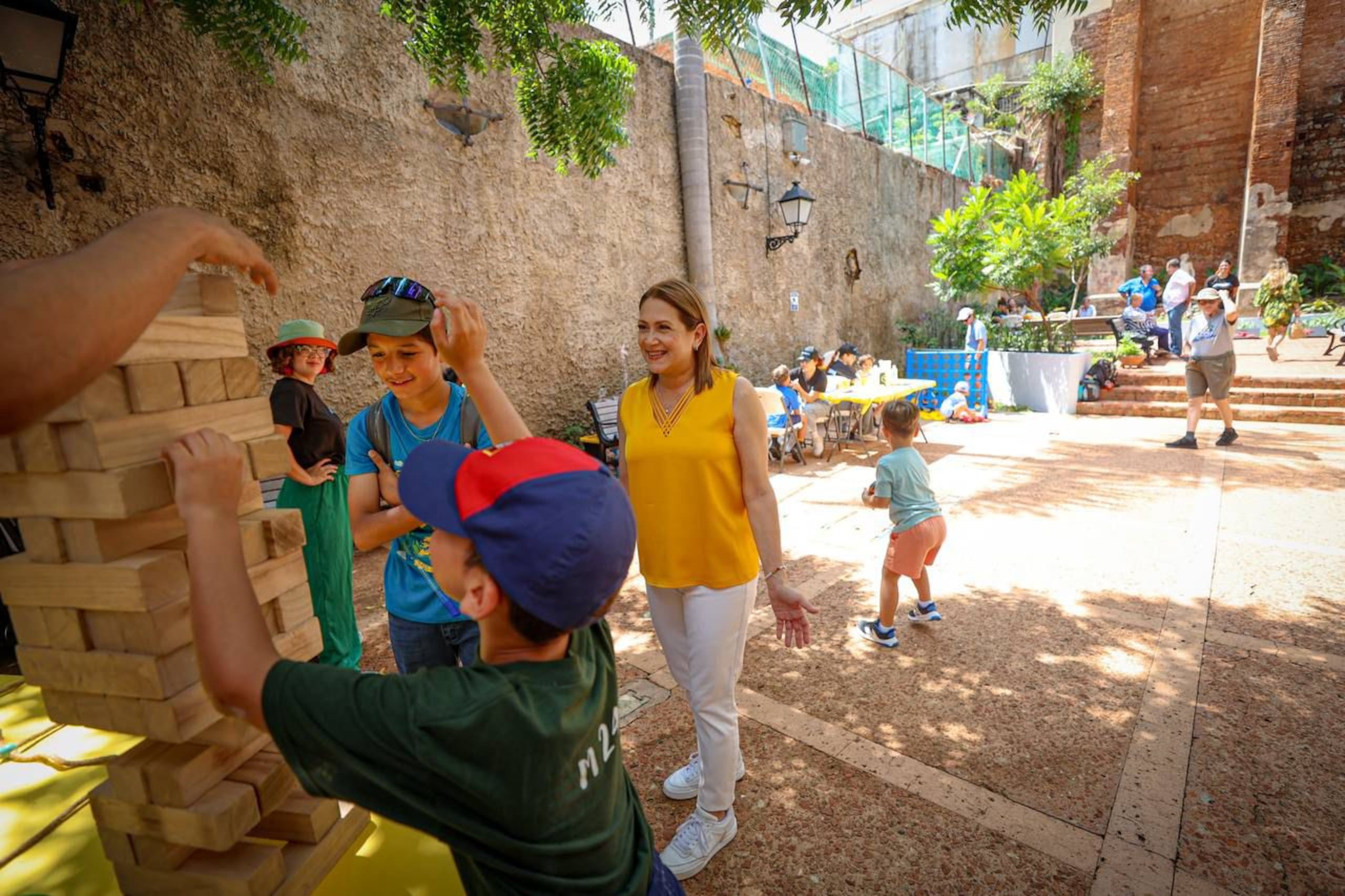La actividad inaugural estuvo encabezada por la primera dama del Municipio de San Juan, Maritere González.