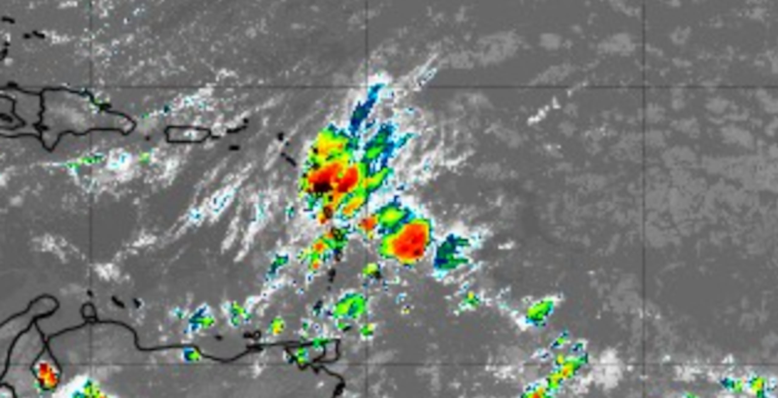 El informe del SNM establece que el sistema “se aproxima a Puerto Rico y a las Islas Vírgenes de Estados Unidos desde el Caribe oriental esta noche y durante el domingo, lo que podría provocar la formación de lluvias y tormentas eléctricas en la región”.