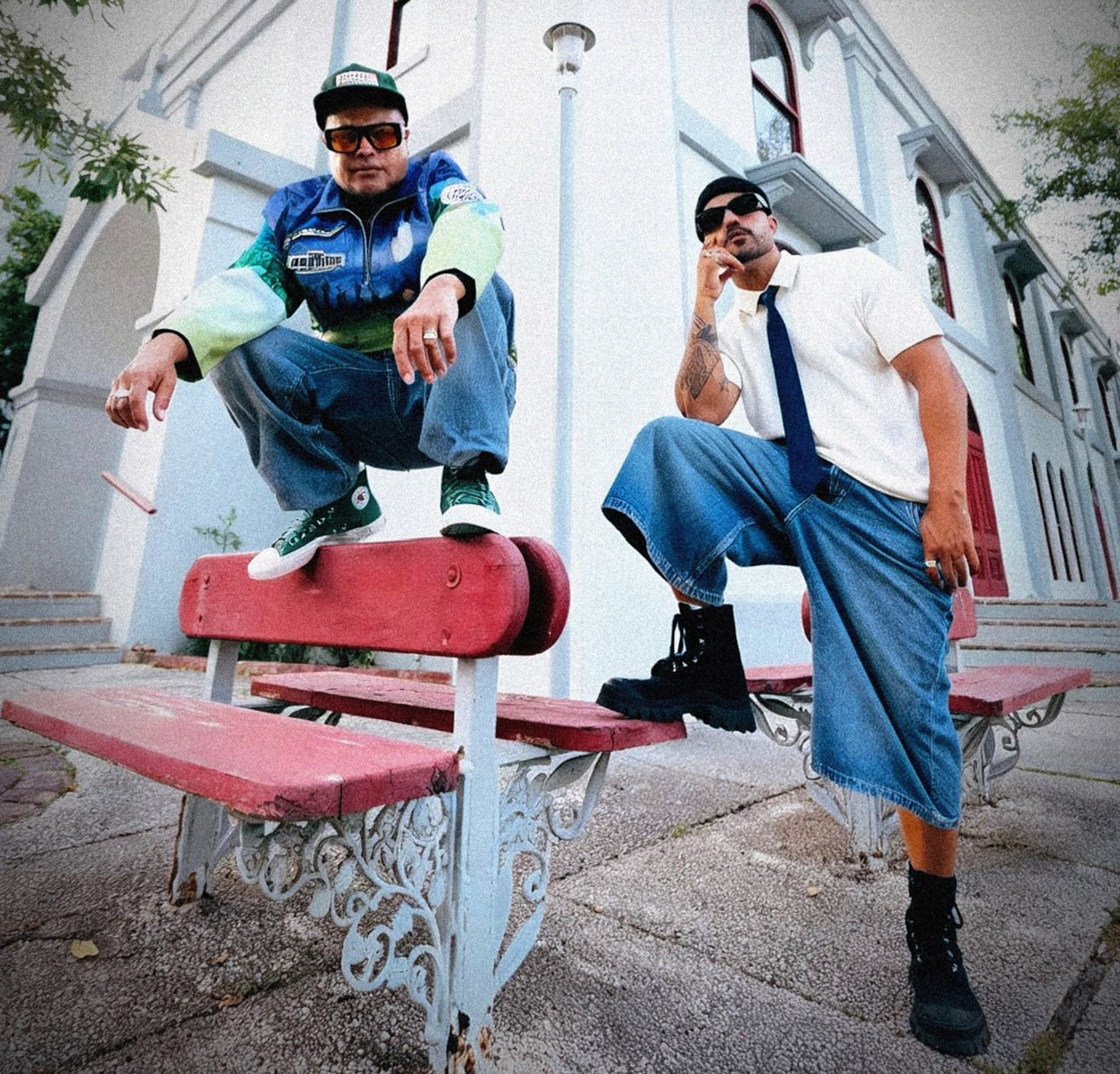 Se trata de la cuarta producción discográfica del dúo compuesto por los productores Danny Flores y Jean Rodríguez.