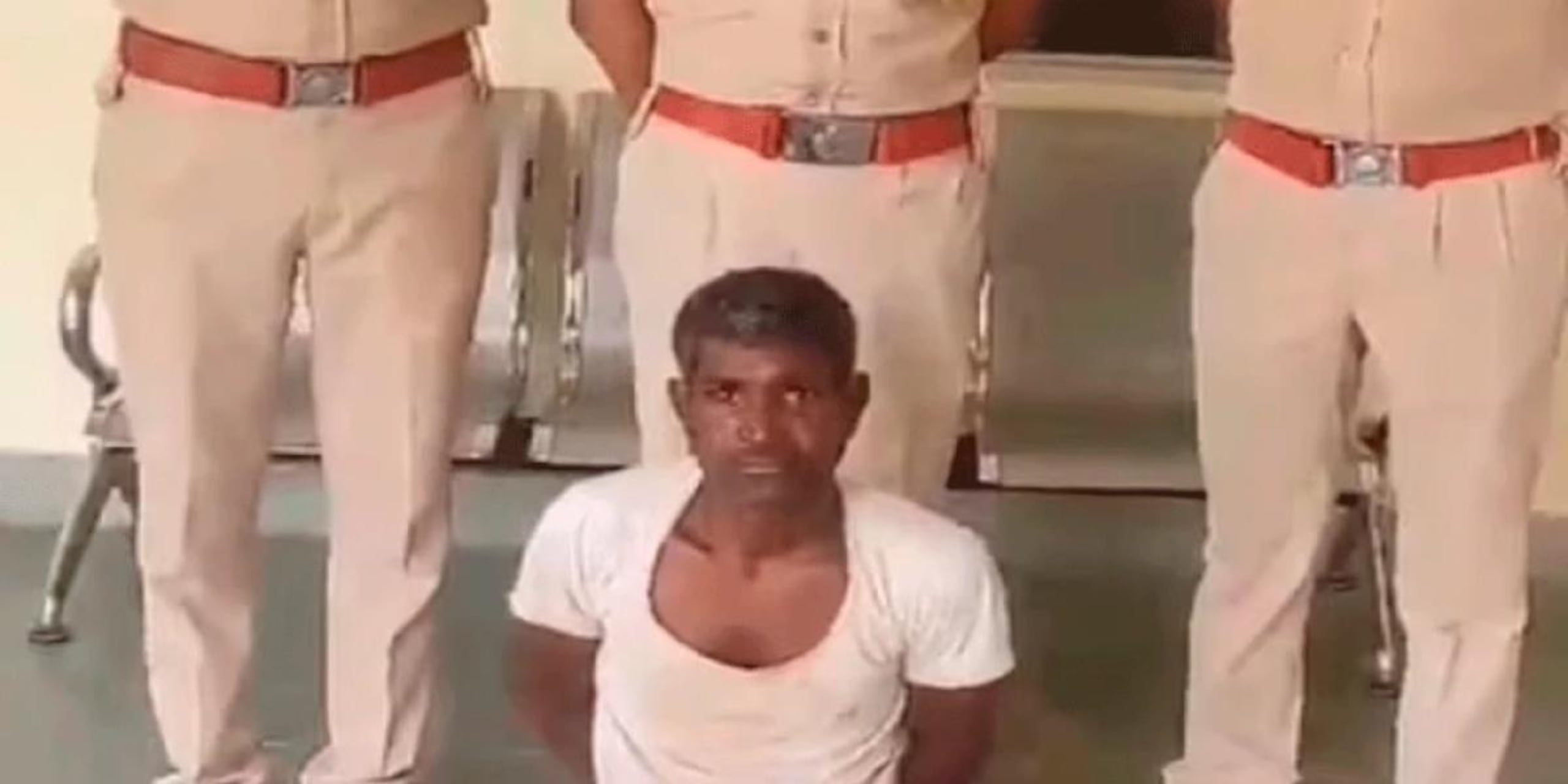 El hombre enfrenta varios delitos graves.