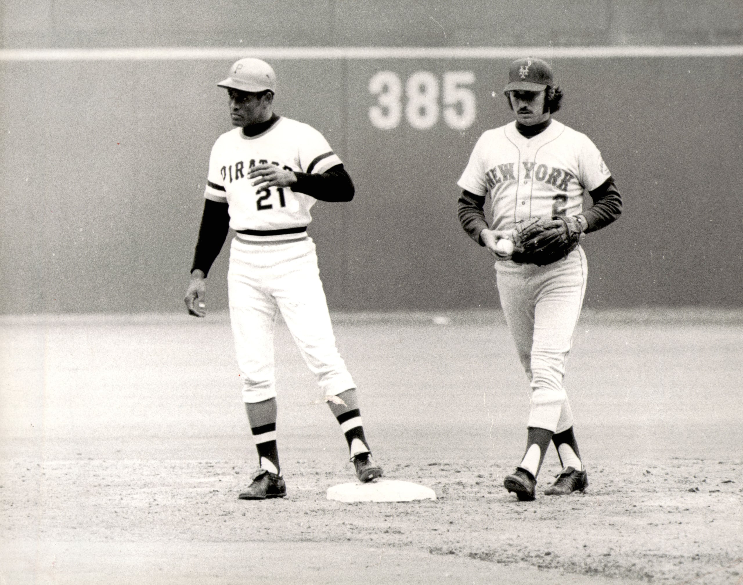 Foto tomada en el Three River Stadium el 29 de septiember de 1972, día en que Roberto Clemente conectó el hit 3,000 con los Pirates de Pittsburgh.