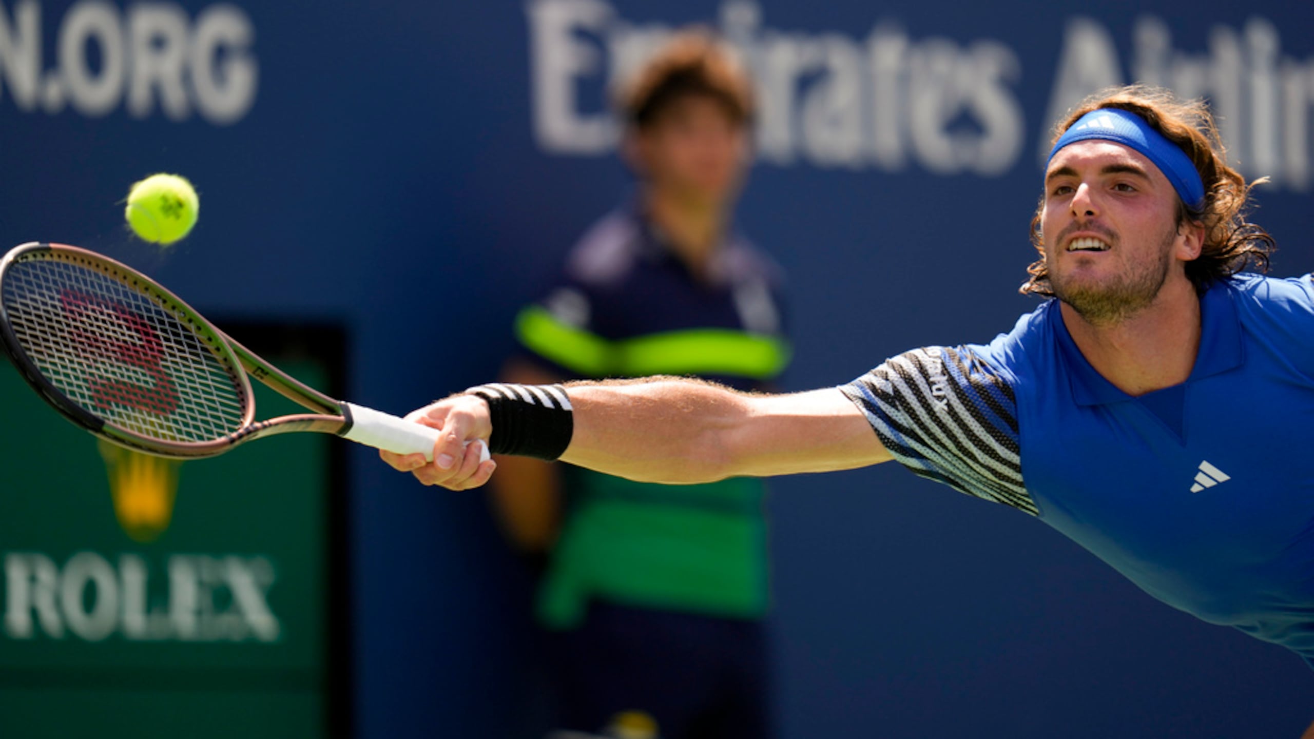 El griego Stefanos Tsitsipas perdió ante el suizo Dominic Stricker en la segunda ronda del US Open.