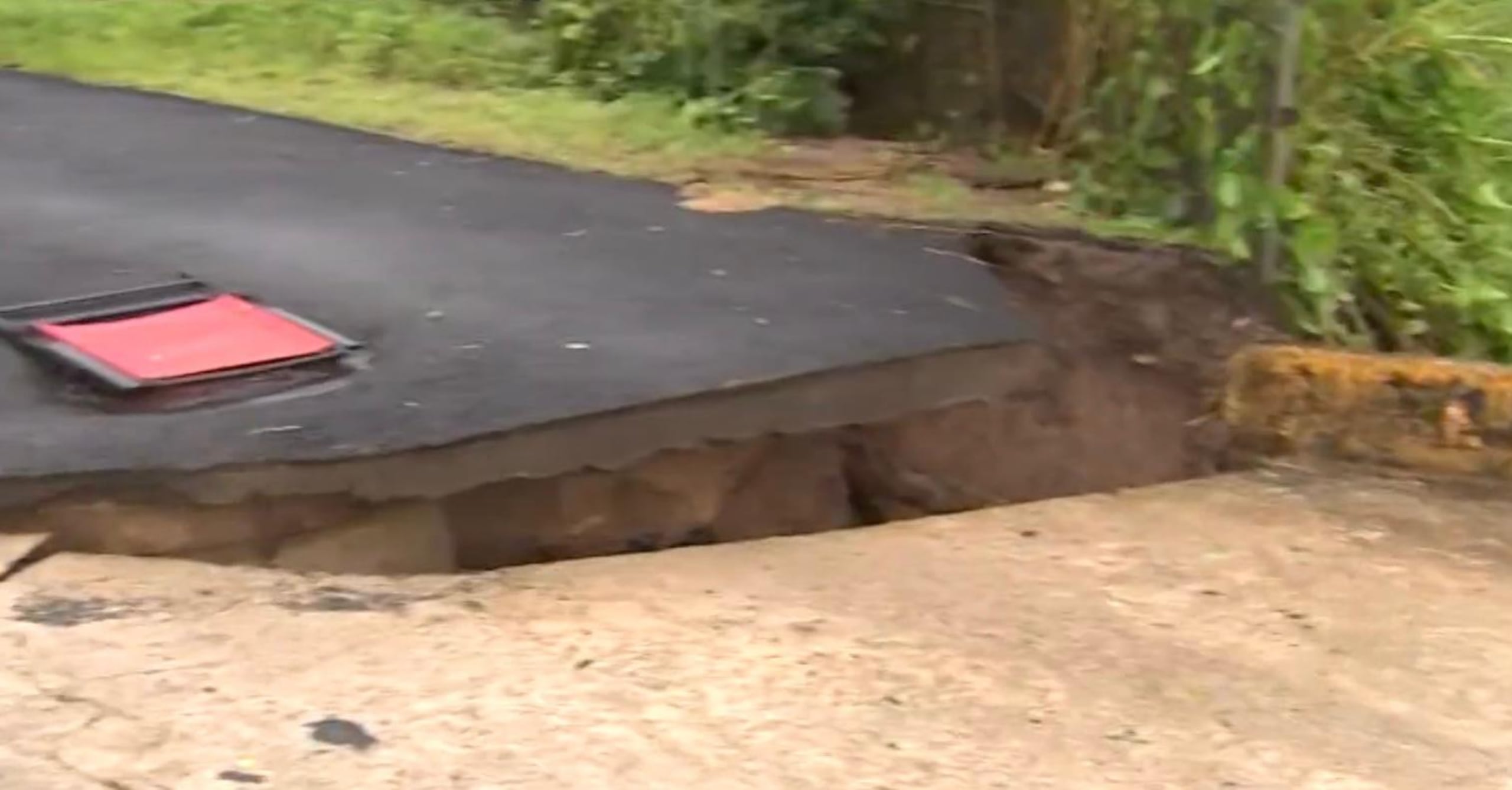 El ejecutivo municipal sostuvo que la Agencia Federal para el Manejo de Emergencias (FEMA) retrasó los trabajos de reconstrucción del puente que da acceso al barrio Aguacate de Yabucoa, al no obligar los fondos a tiempo.