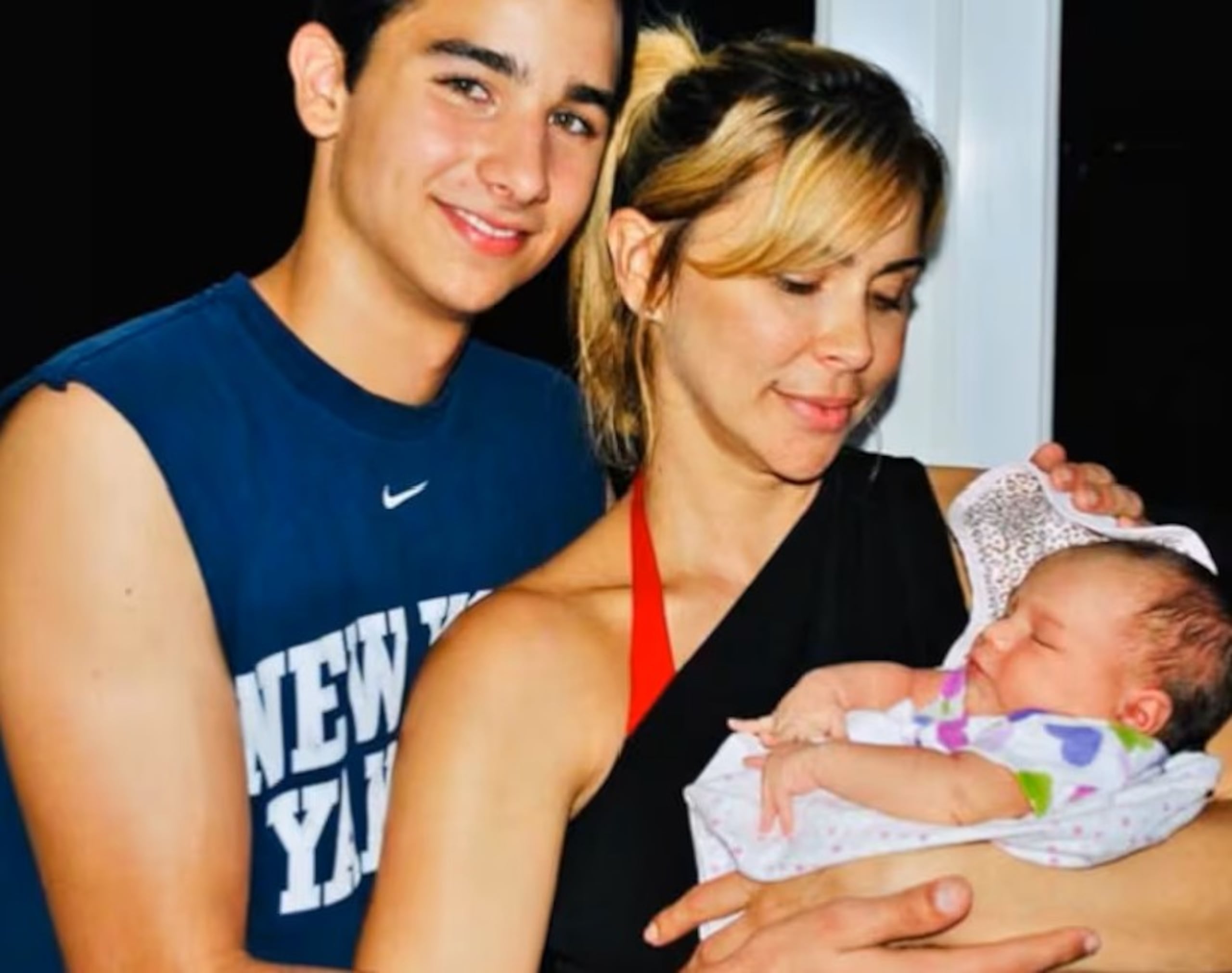 Aylín Mijica y su hijo Mauro.