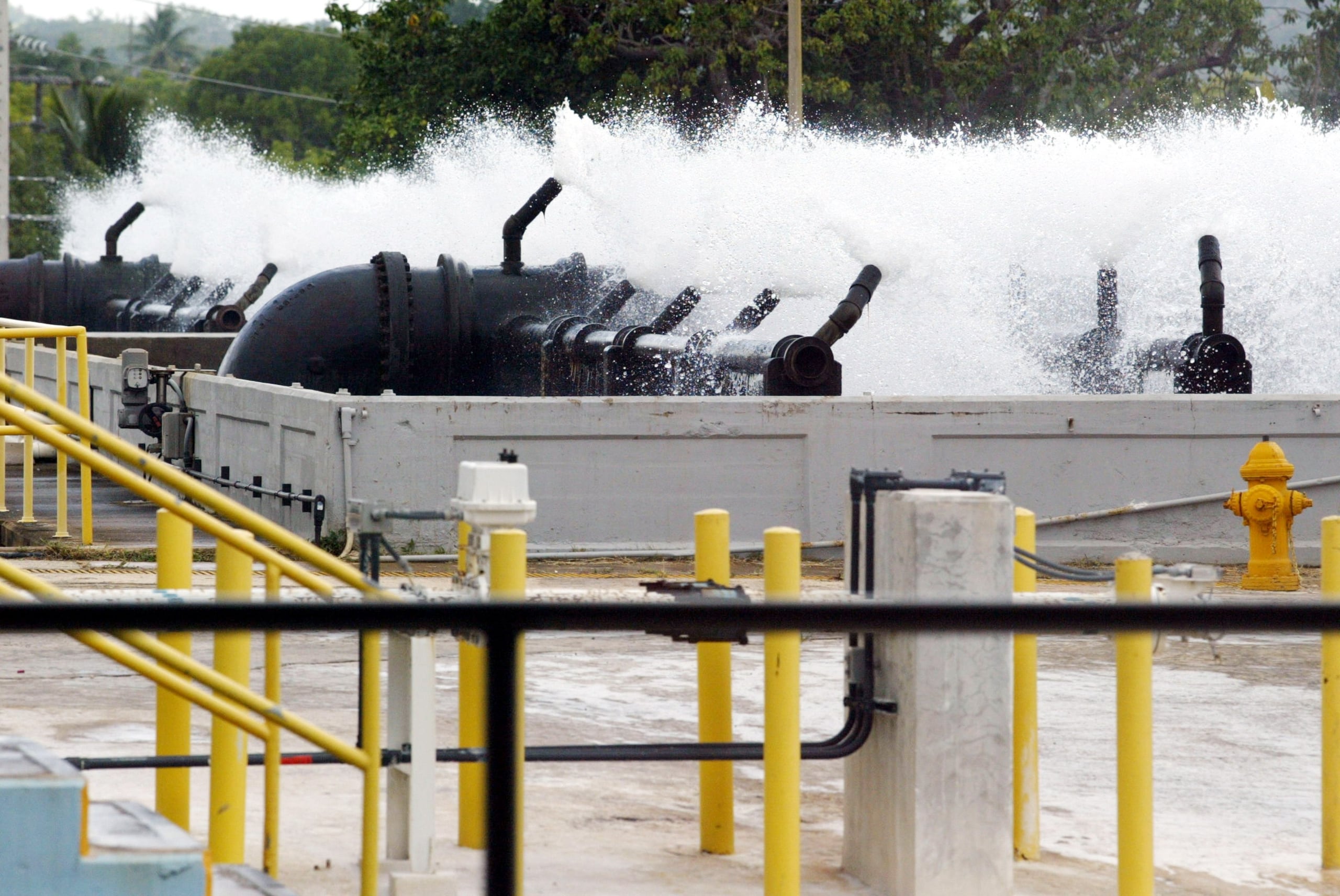 Se informó además que la Autoridad detendrá de manera temporera el sistema de bombeo de aguas crudas que suple desde Carraízo hacia la Planta de Filtración Sergio Cuevas.
