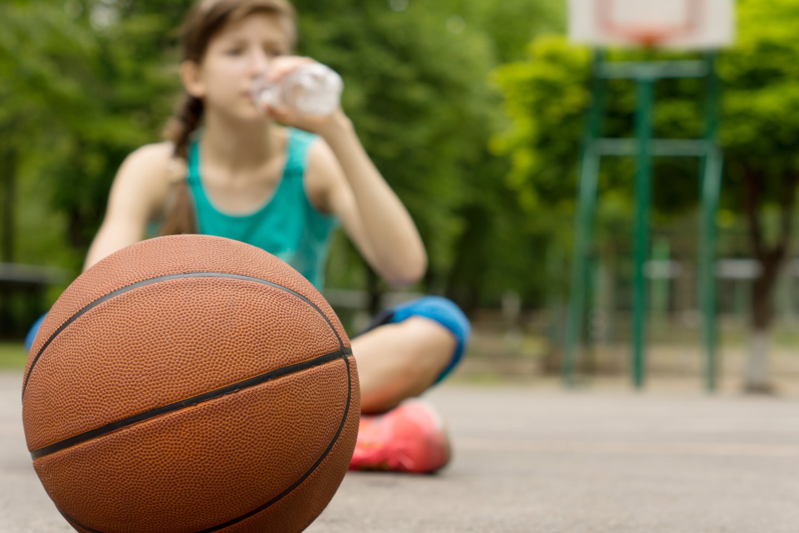 Entre sus propósitos loables, el PC 839 propone “prohibir el cobro de cuotas o cargos a estudiantes o a sus padres por participar en los programas deportivos que representen a una institución educativa".