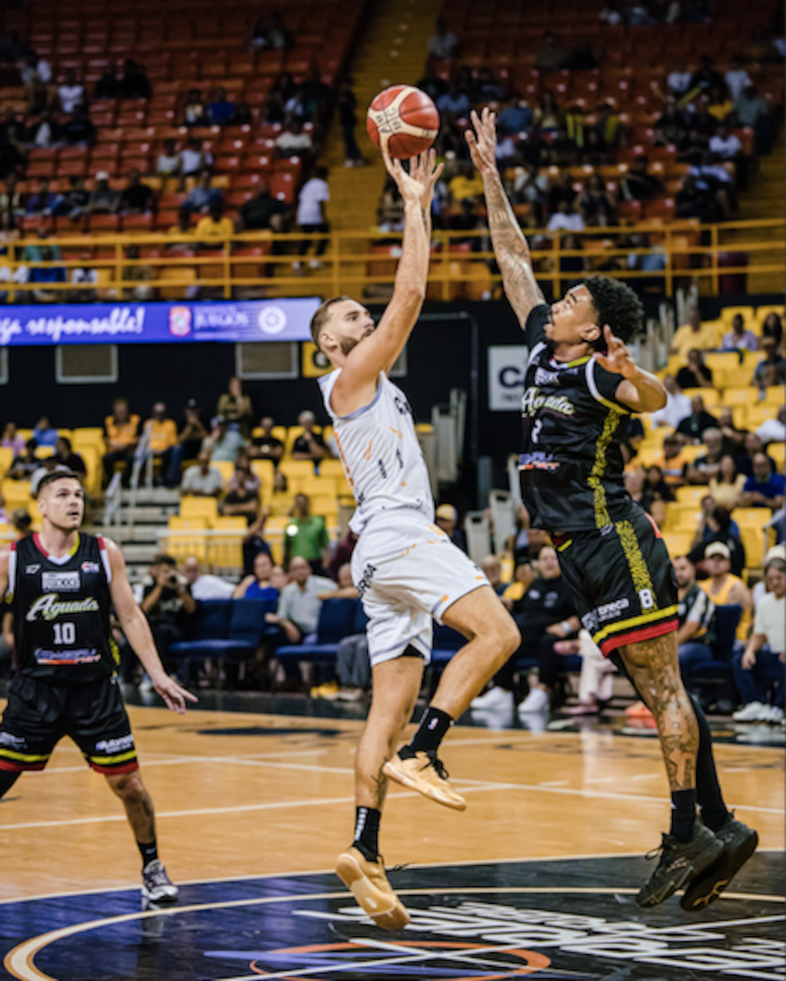 Jack McVeigh lideró la ofensiva de los Capitanes con 30 puntos.