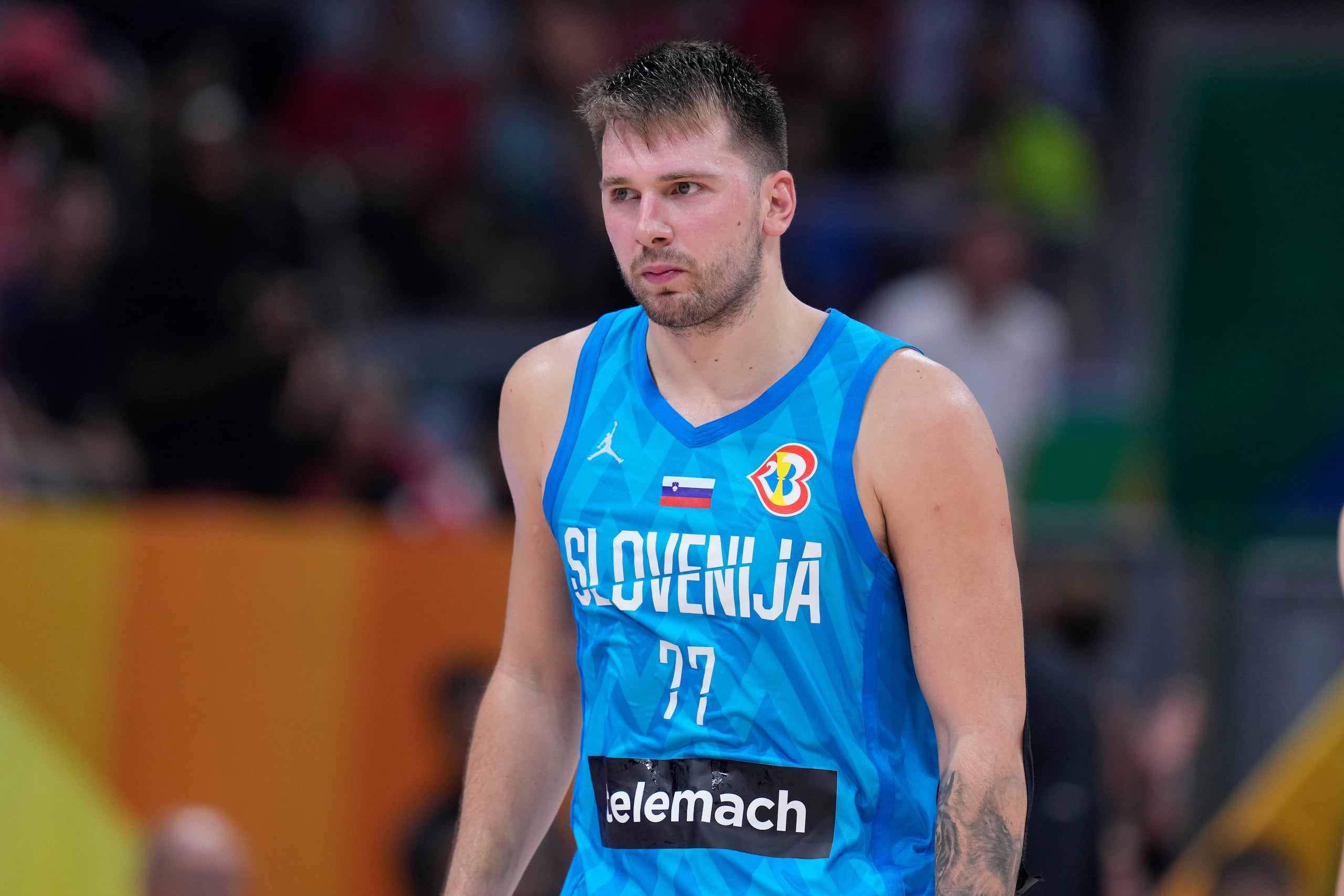 El esloveno Luka Doncic aparece aquí tras ser expulsado en el partido contra Canadá. El canastero intentaba guiar a su país por primera vez a una fase semifinal del Mundial.