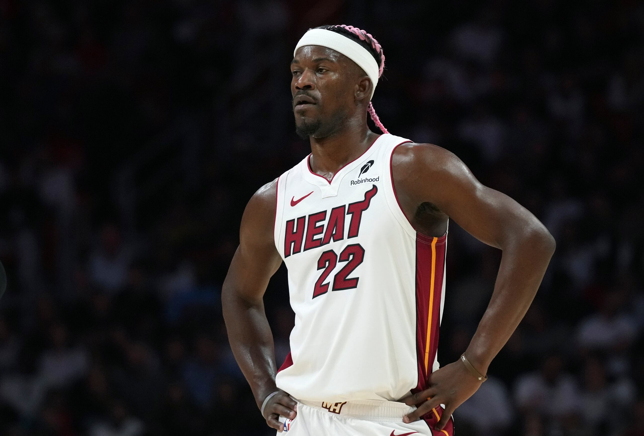 El alero del Heat de Miami, Jimmy Butler, durante el encuentro ante los Pelicans de Nueva Orleans, el 1ro de enero del 2025. (AP Foto/Lynne Sladky)