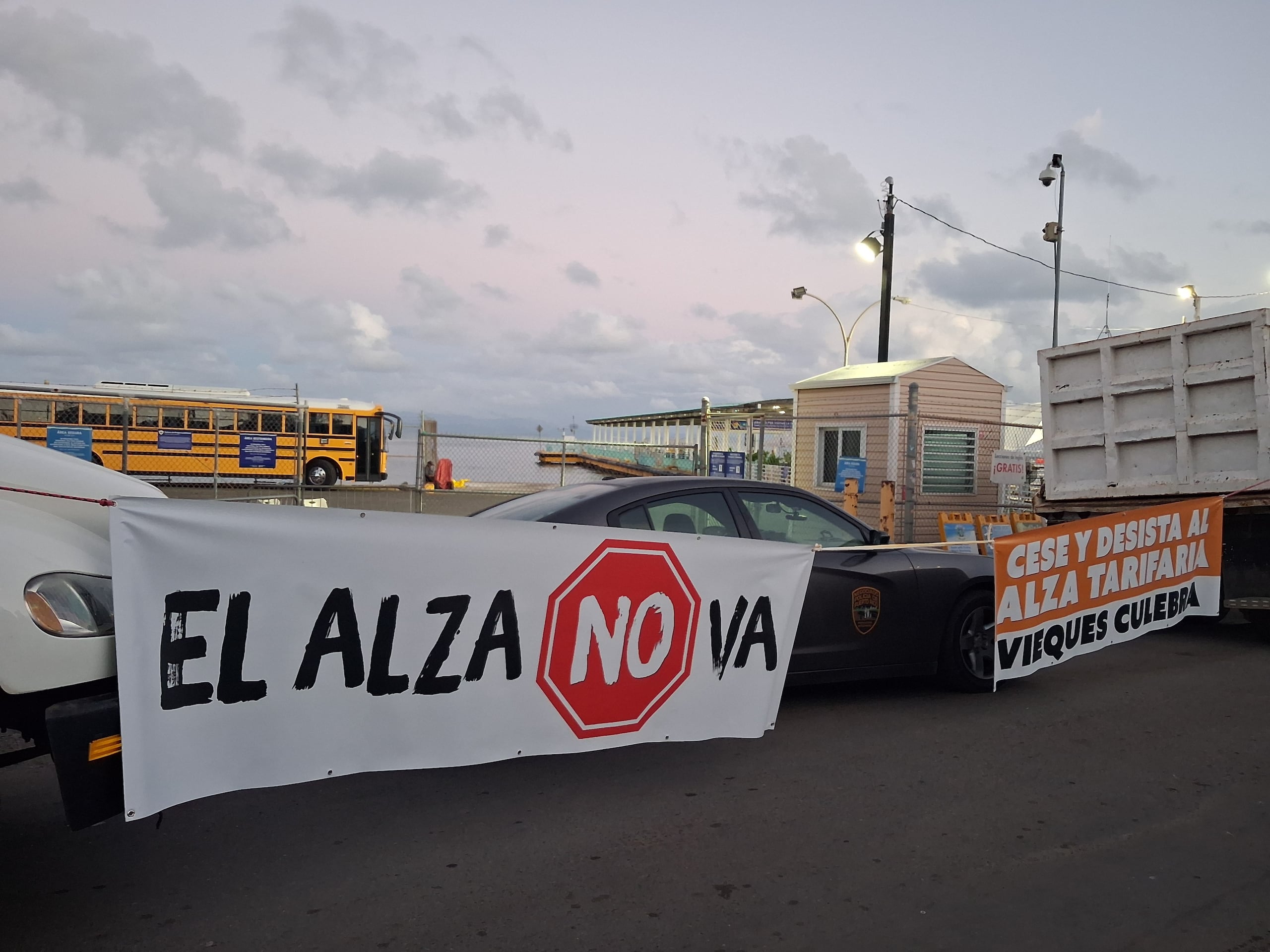 La manifestación responde al alza en las tarifas del servicio de lanchas hacia Vieques y Culebra, la cual entraría en vigor el 5 de mayo.