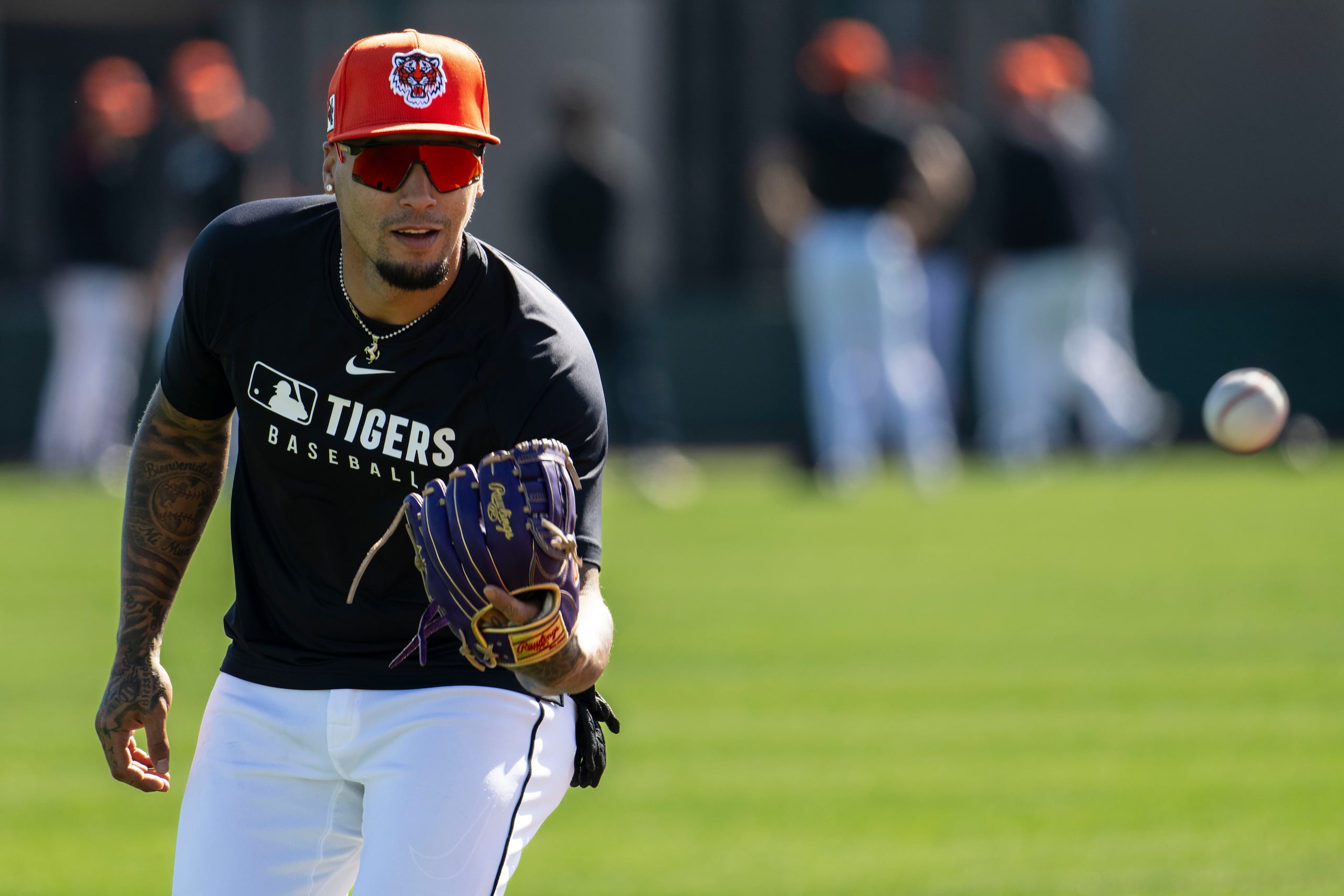 Javier Báez, de los Tigers de Detroit, podría jugar este año en los jardines.